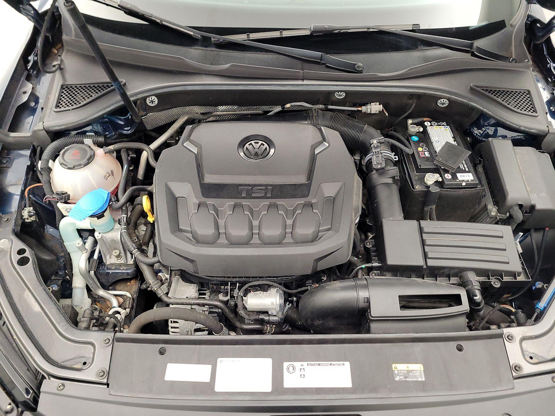 Thumbnail: 2018 Volkswagen Passat - 17