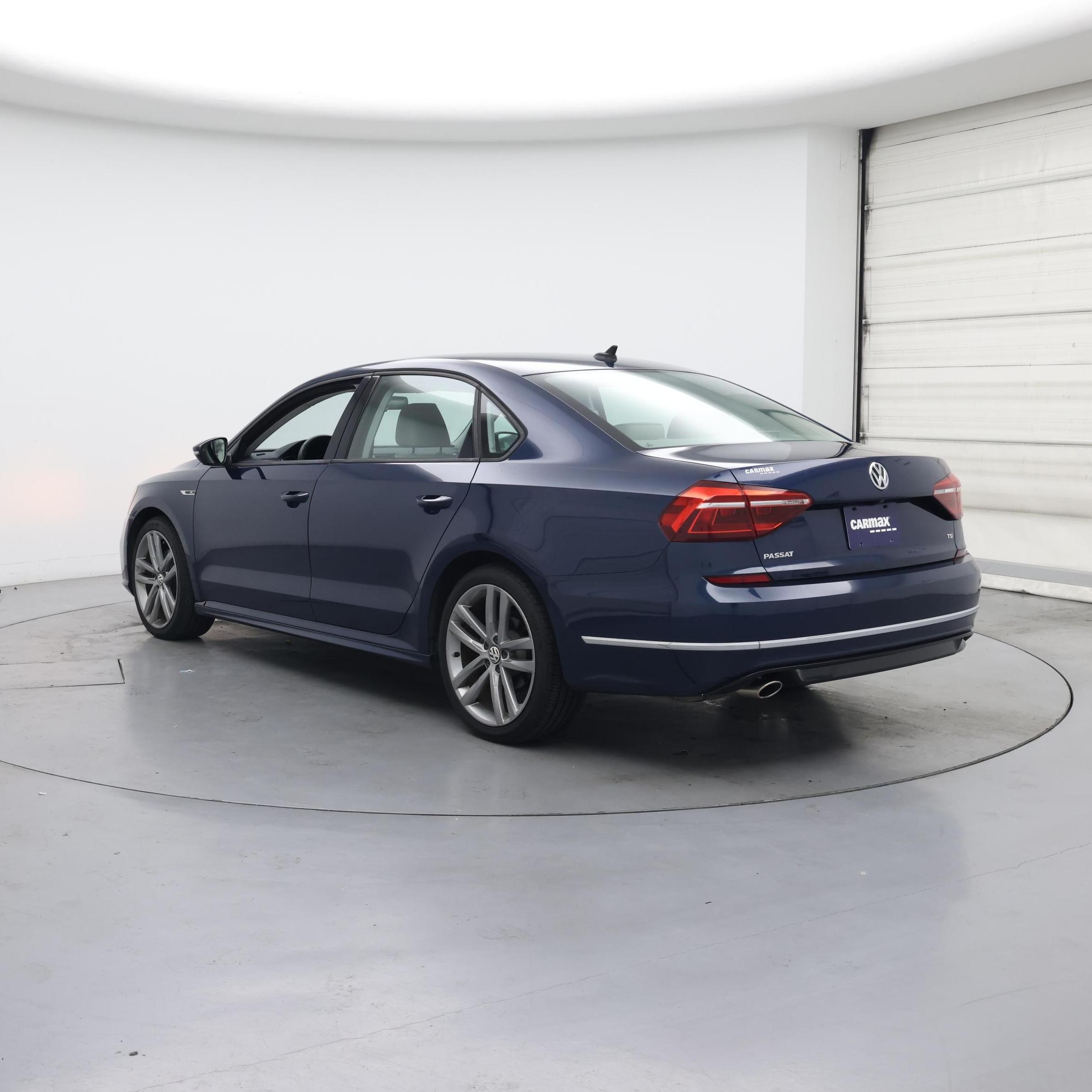 Thumbnail: 2018 Volkswagen Passat - 2