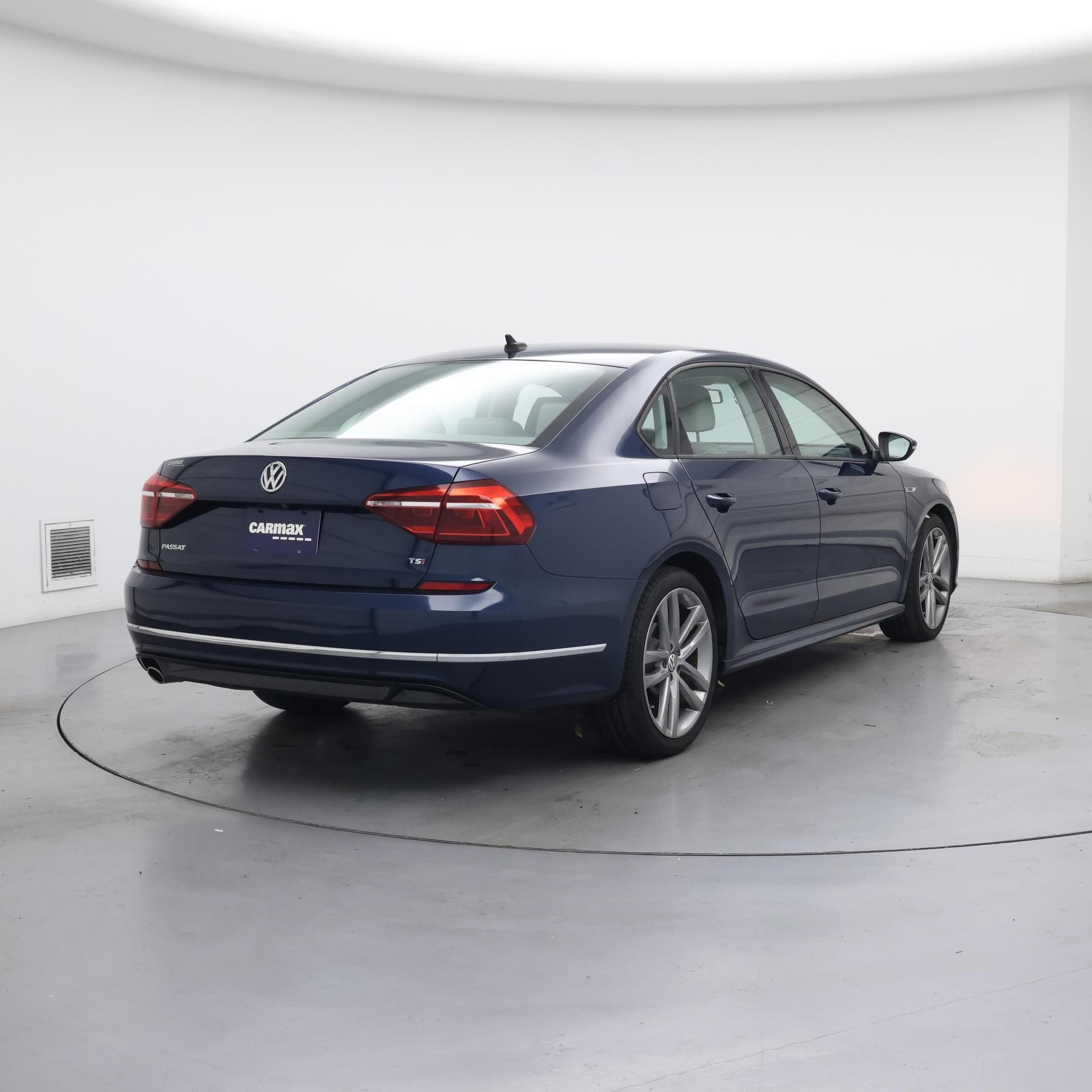 Thumbnail: 2018 Volkswagen Passat - 8