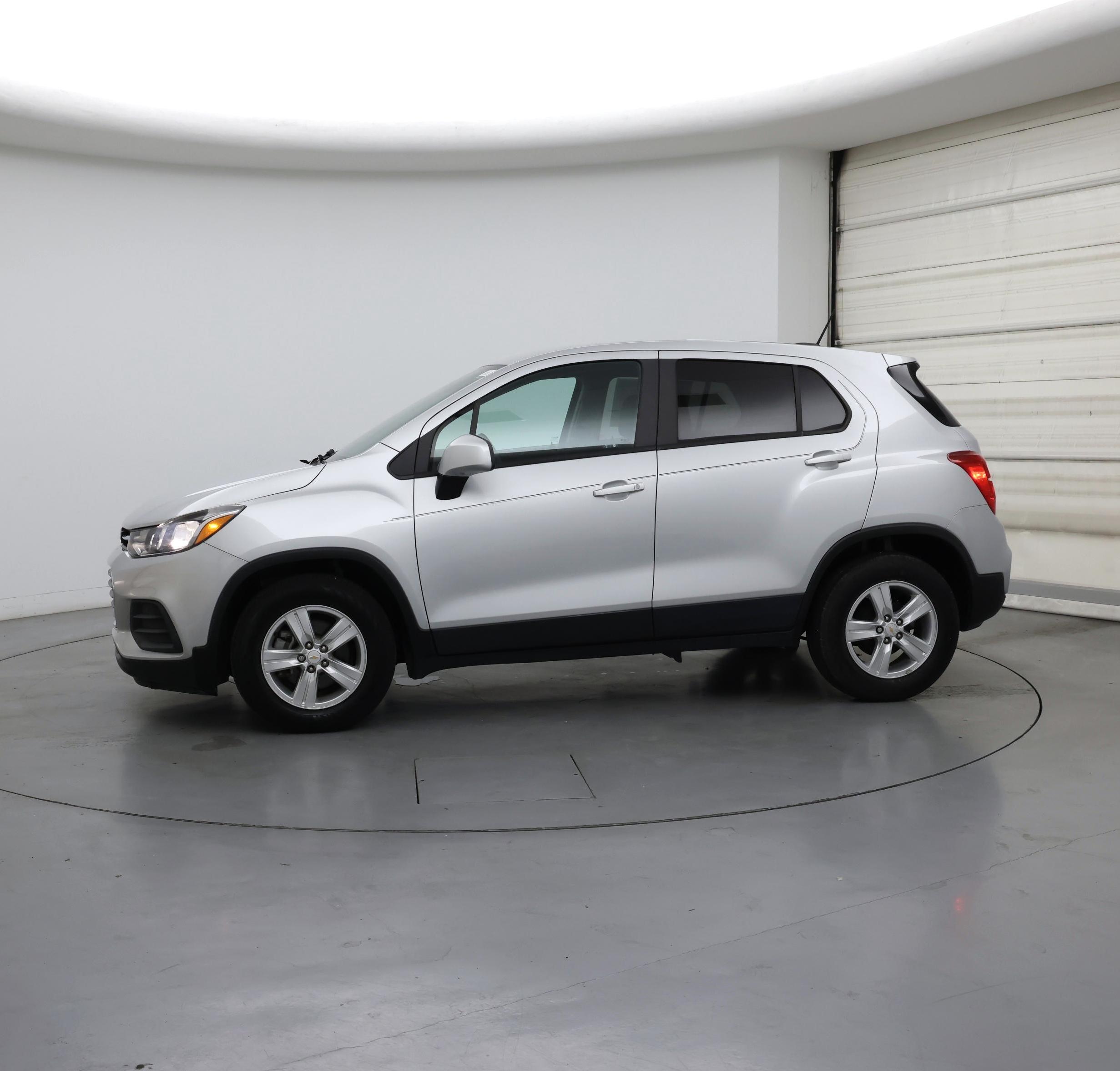 Thumbnail: 2021 Chevrolet Trax - 3