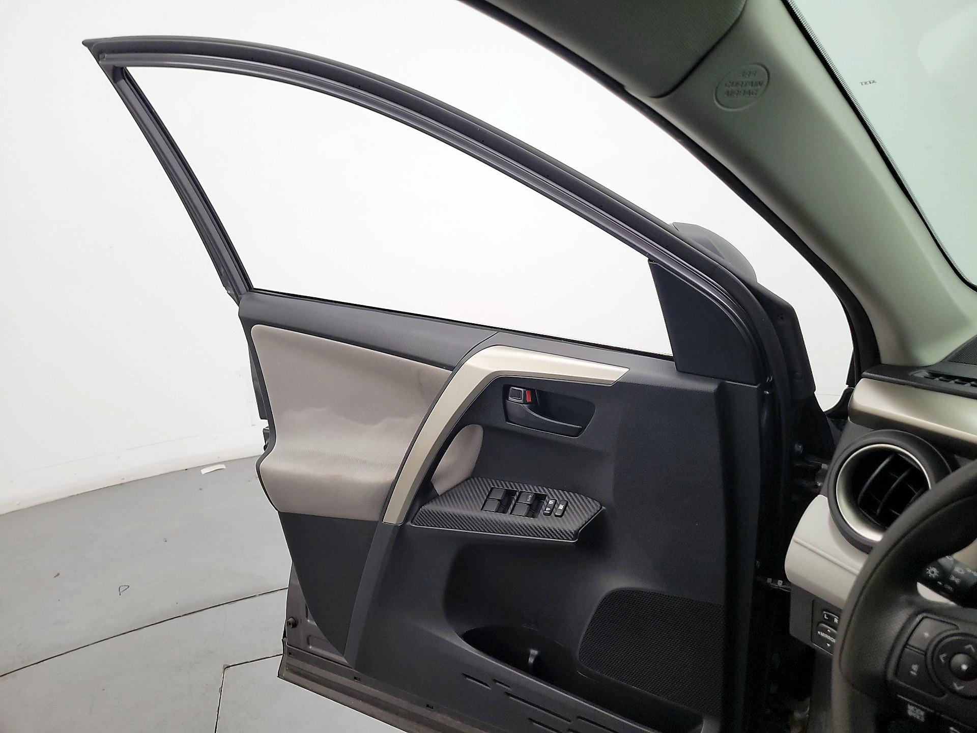 Thumbnail: 2014 Toyota RAV4 - 12