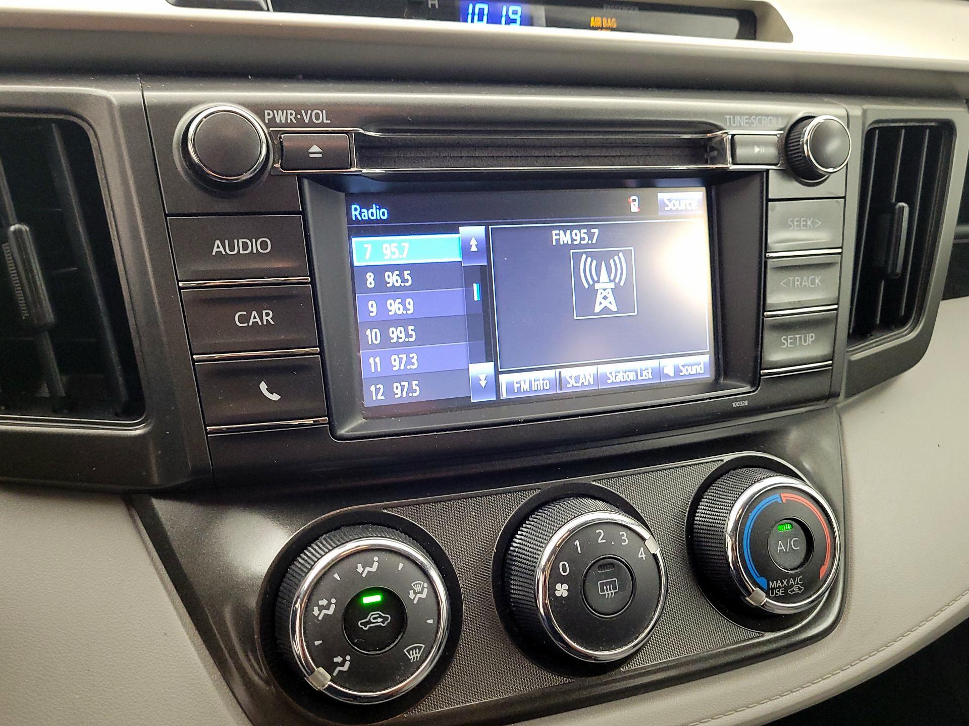Thumbnail: 2014 Toyota RAV4 - 13