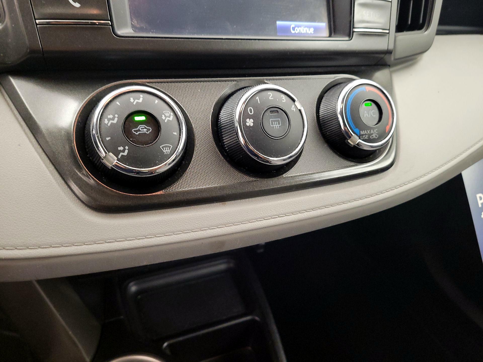 Thumbnail: 2014 Toyota RAV4 - 14