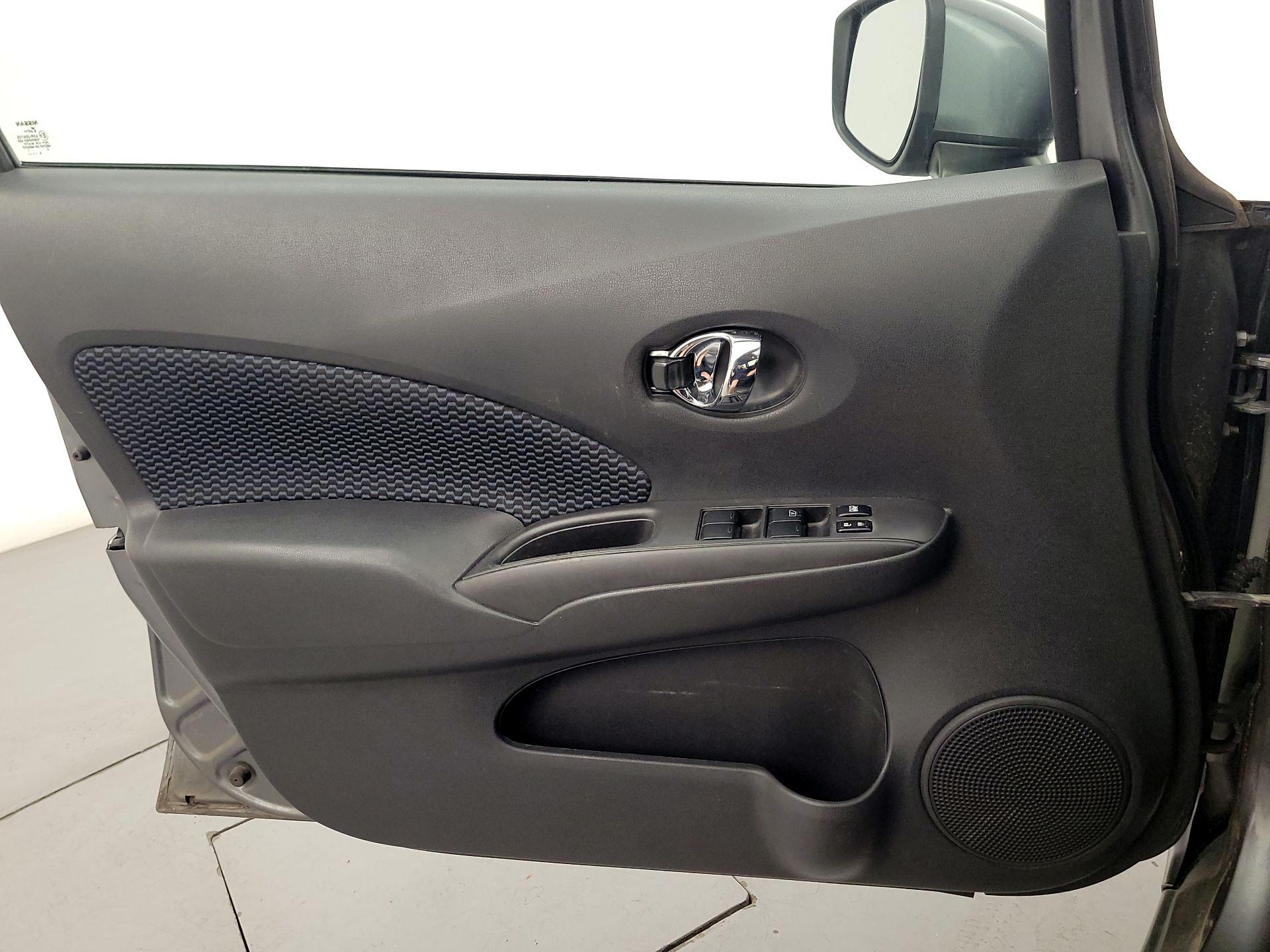 Thumbnail: 2016 Nissan Versa Note - 12