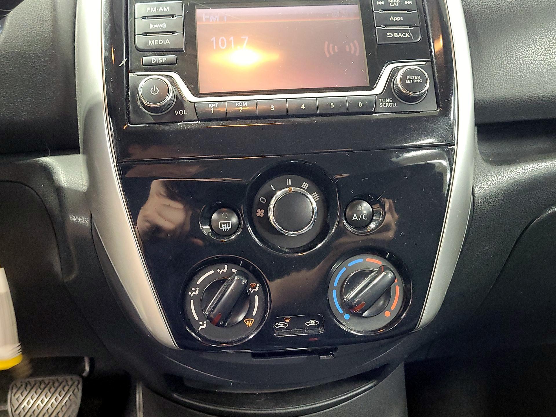 Thumbnail: 2016 Nissan Versa Note - 16