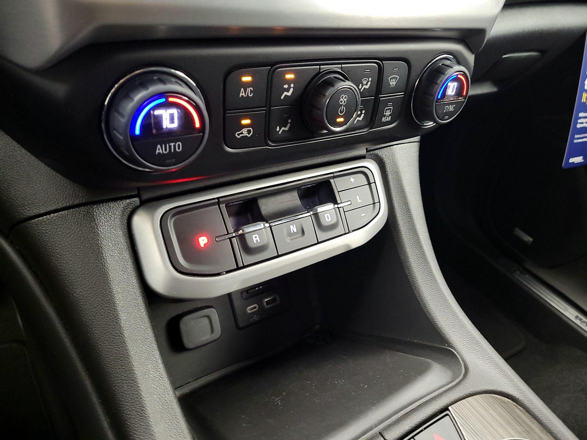 Thumbnail: 2023 GMC Acadia - 18