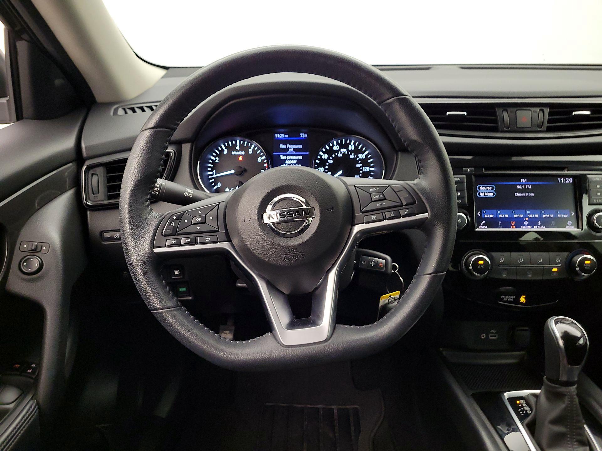 Thumbnail: 2020 Nissan Rogue - 10