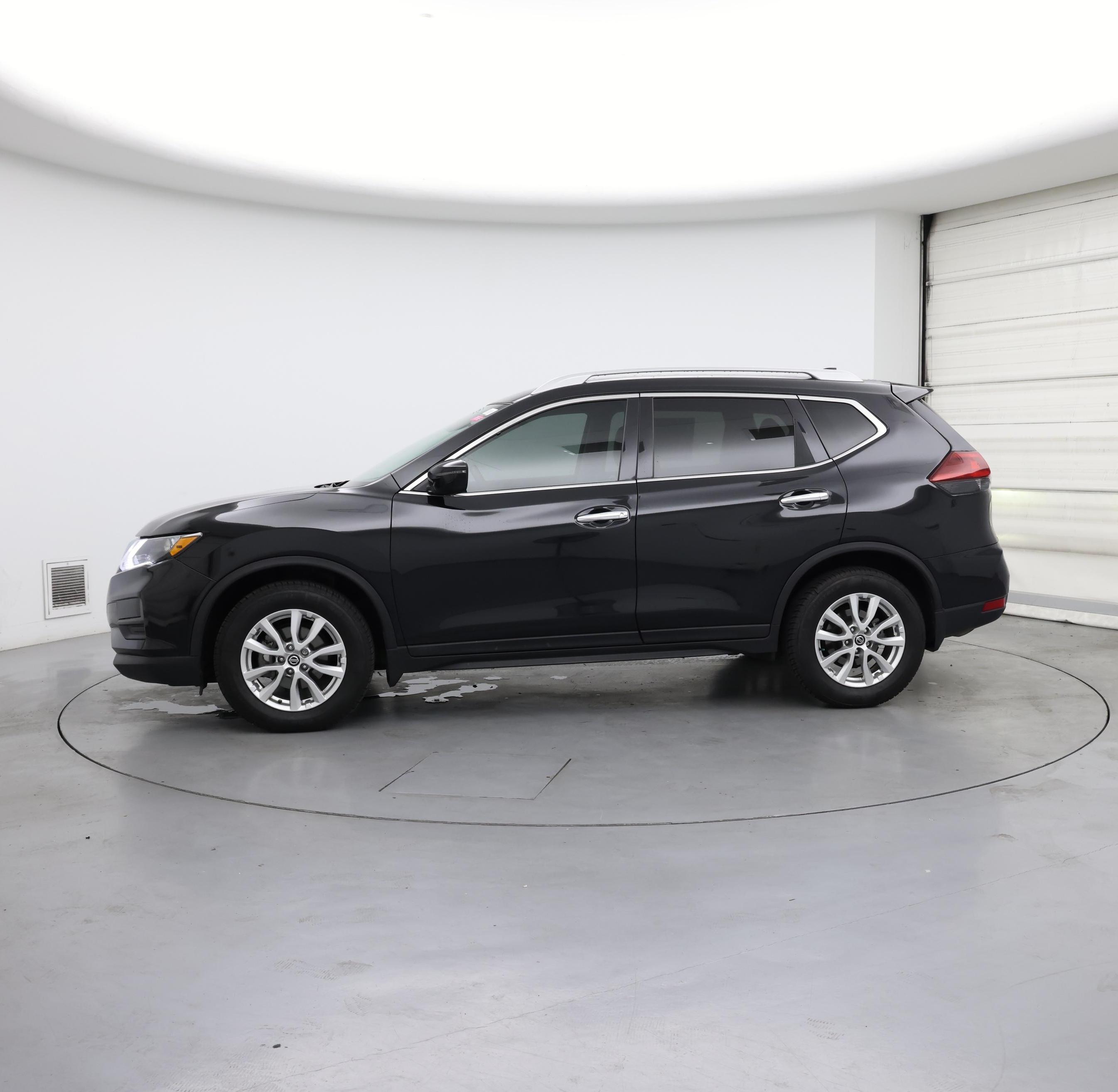 Thumbnail: 2020 Nissan Rogue - 3