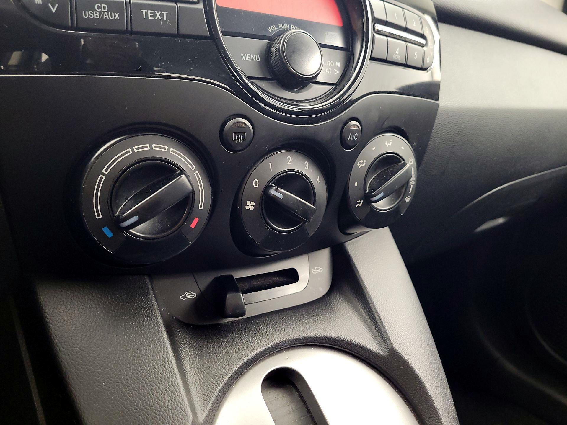 Thumbnail: 2014 Mazda Mazda2 - 15