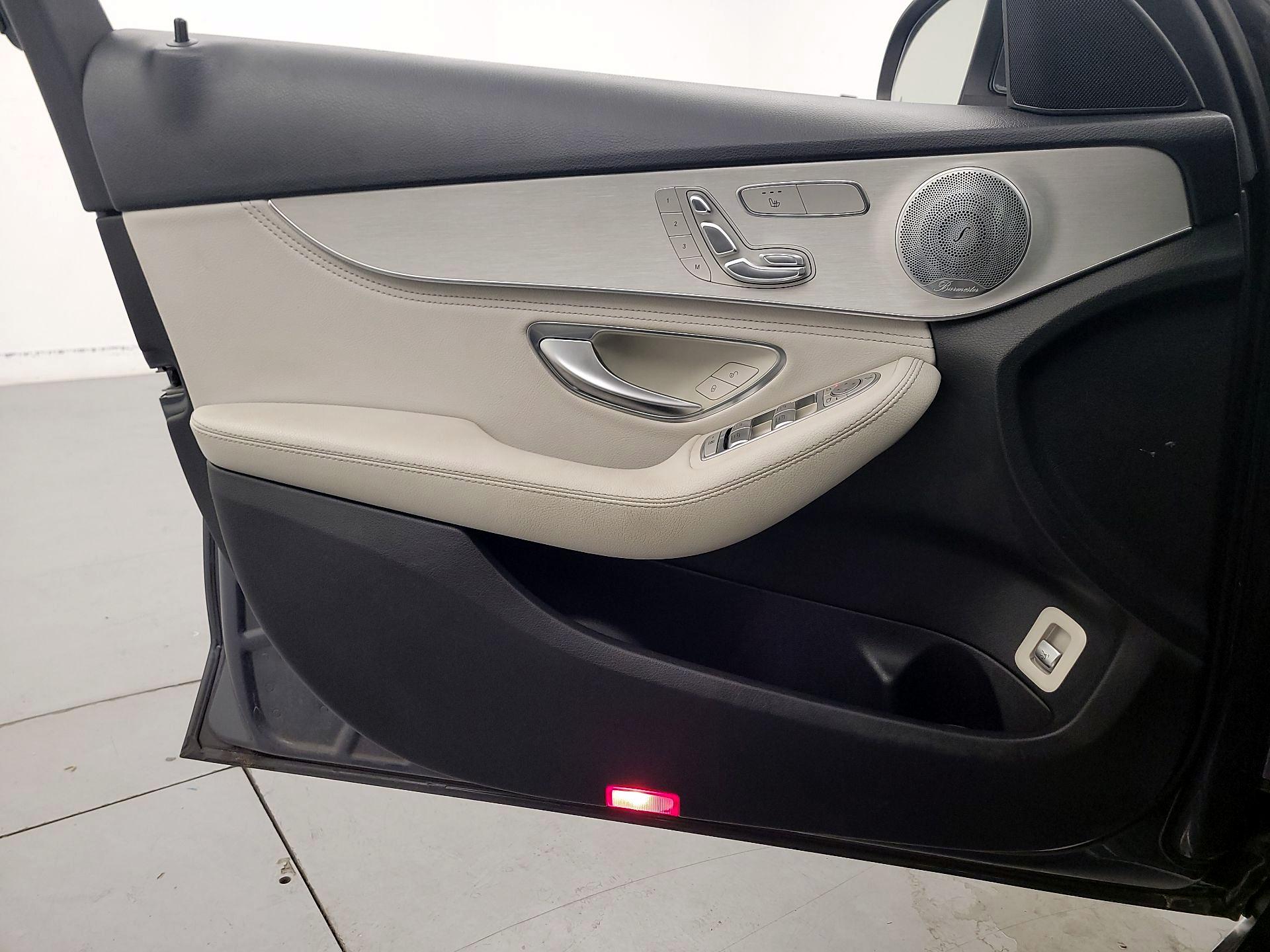 Thumbnail: 2015 Mercedes-Benz C-Class - 12
