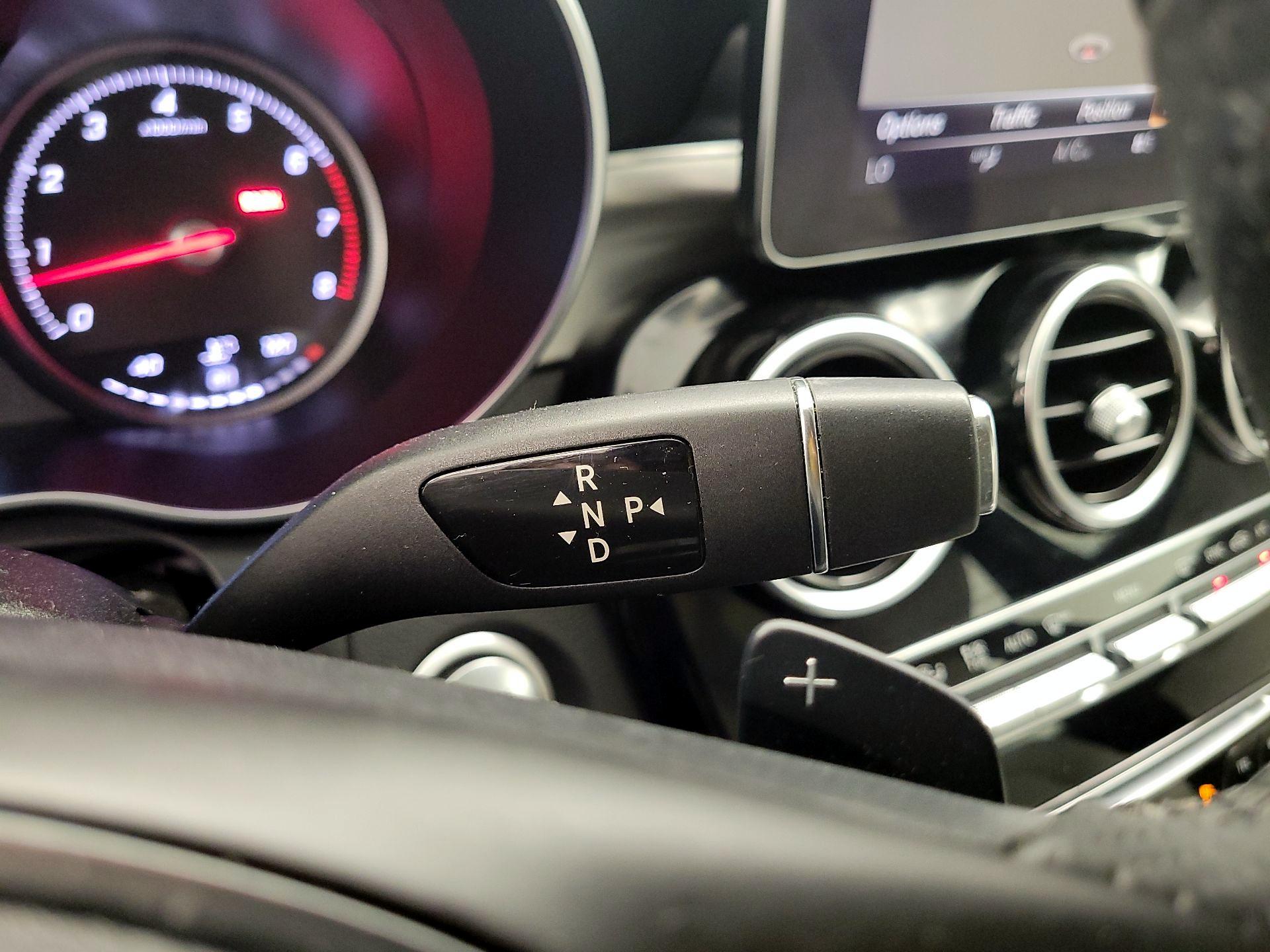 Thumbnail: 2015 Mercedes-Benz C-Class - 18