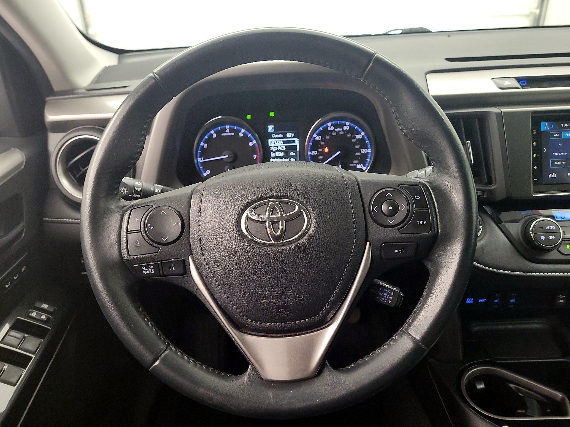Thumbnail: 2016 Toyota RAV4 - 10