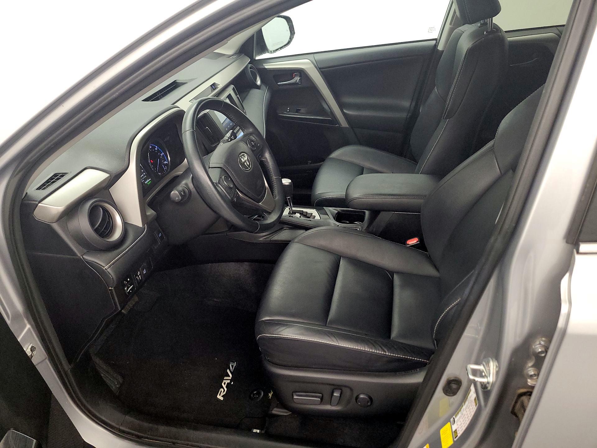 Thumbnail: 2016 Toyota RAV4 - 11