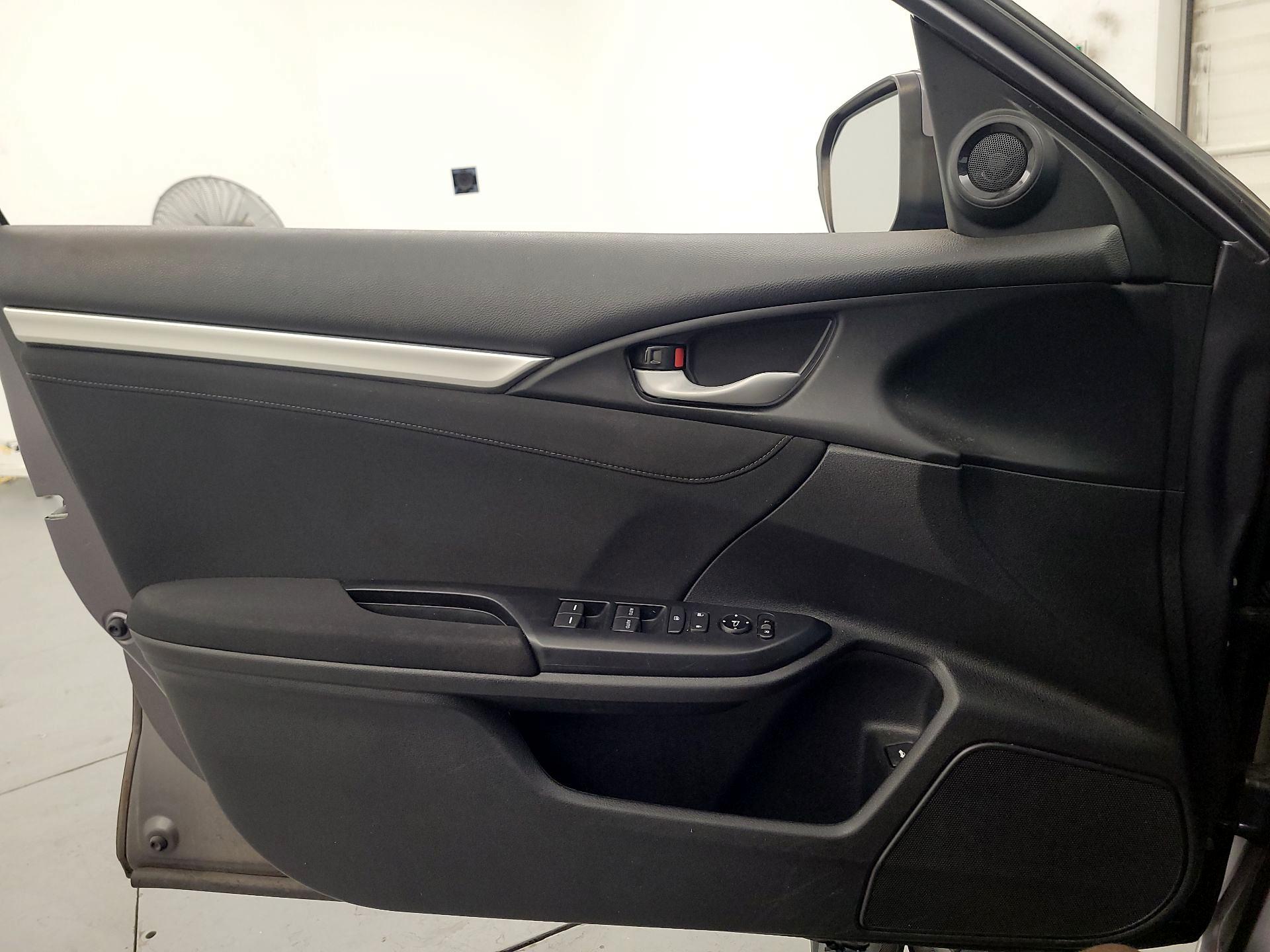 Thumbnail: 2019 Honda Civic - 12