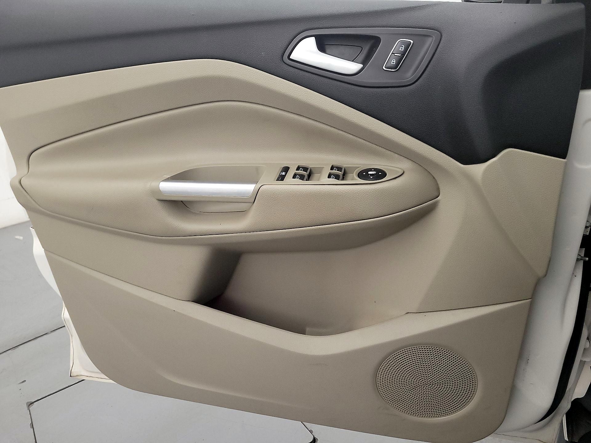 Thumbnail: 2016 Ford C-Max - 12