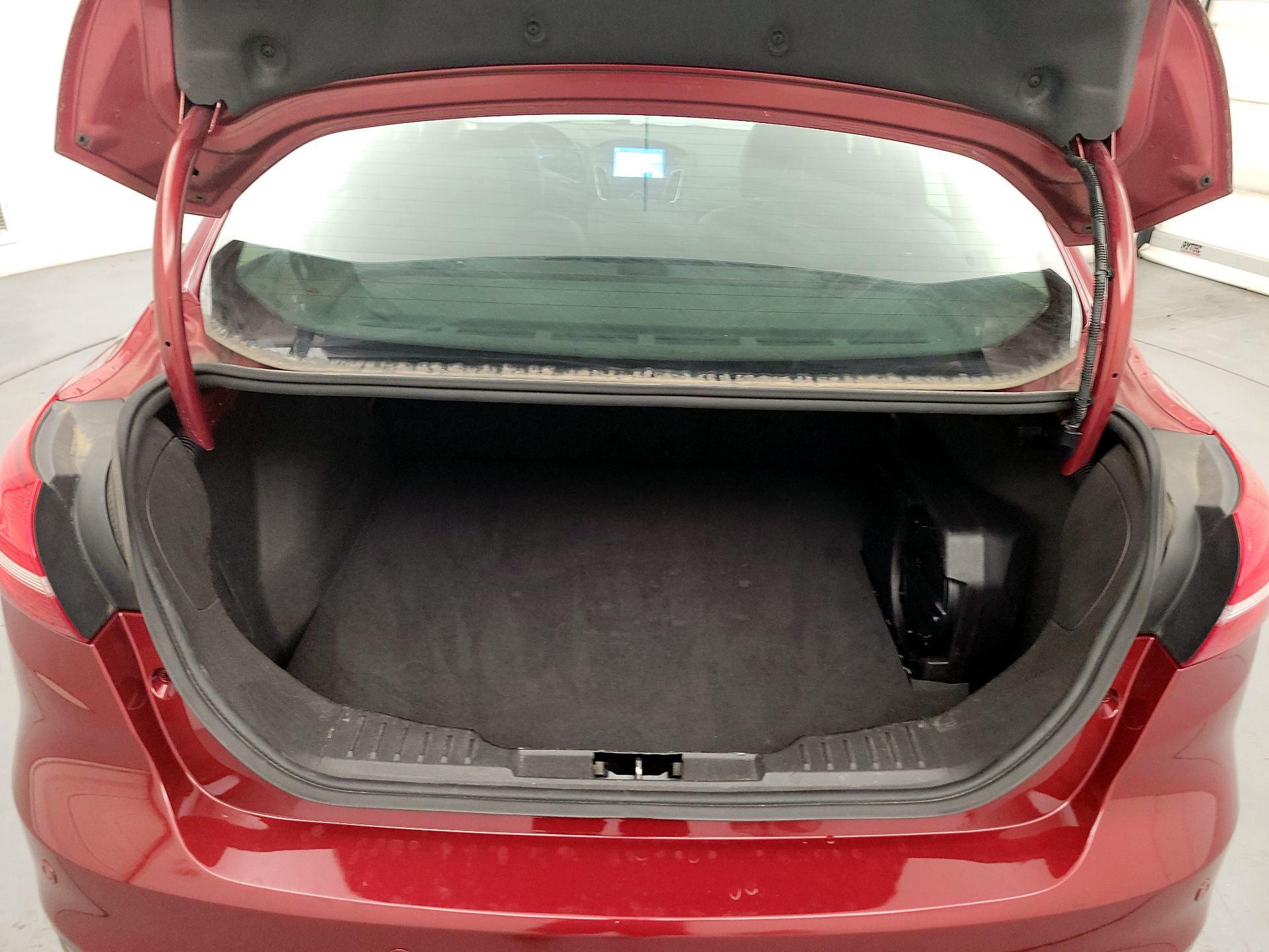 Thumbnail: 2016 Ford Focus - 20