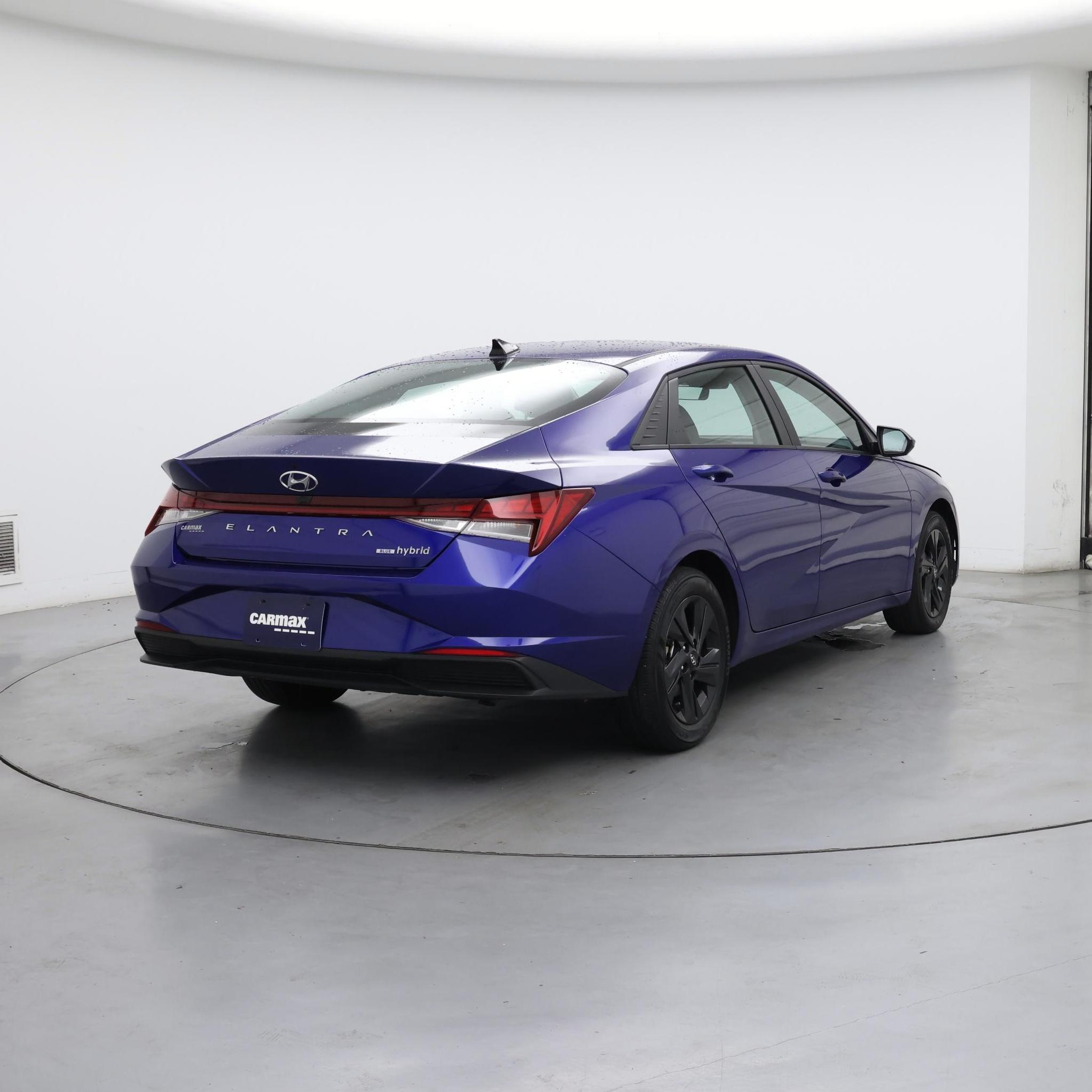 Thumbnail: 2023 Hyundai Elantra - 8