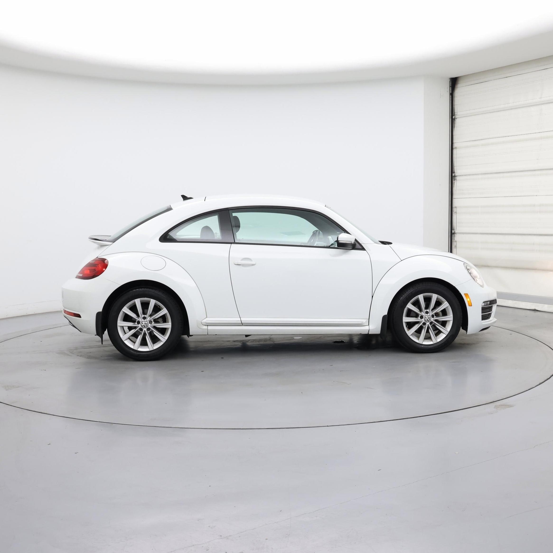 Thumbnail: 2017 Volkswagen Beetle - 7
