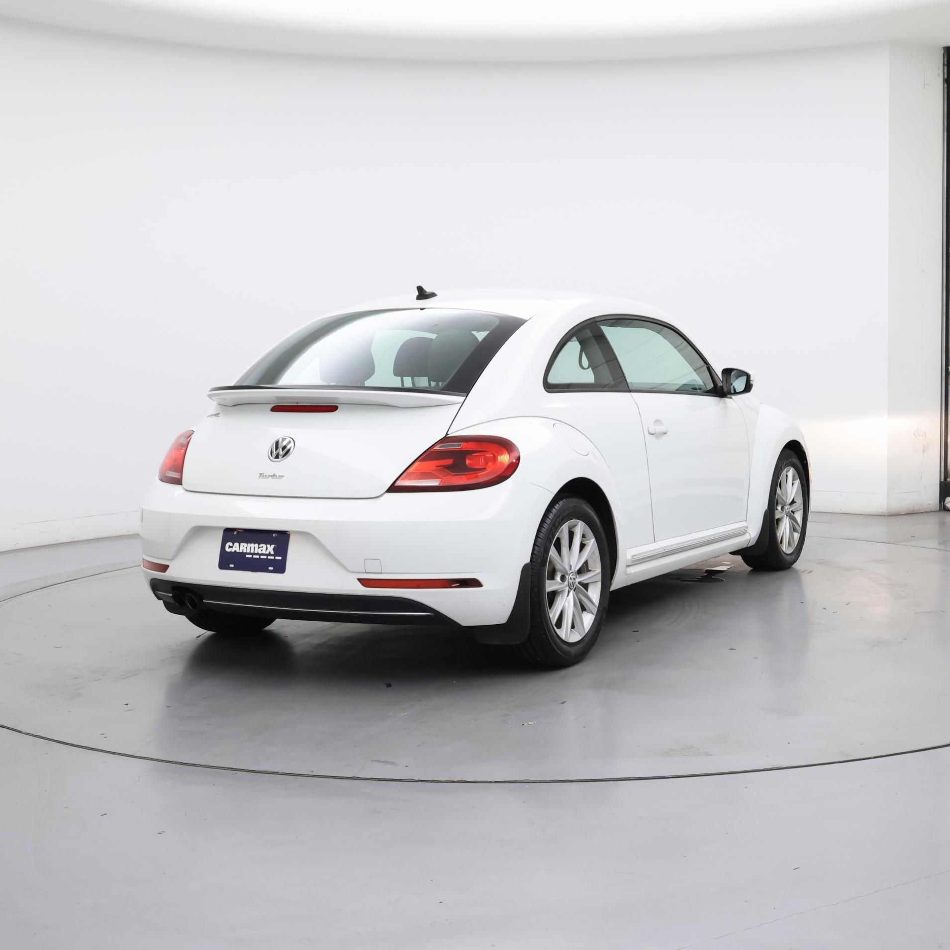 Thumbnail: 2017 Volkswagen Beetle - 8