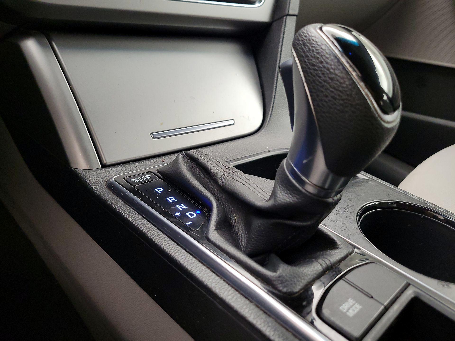 Thumbnail: 2016 Hyundai Sonata - 17