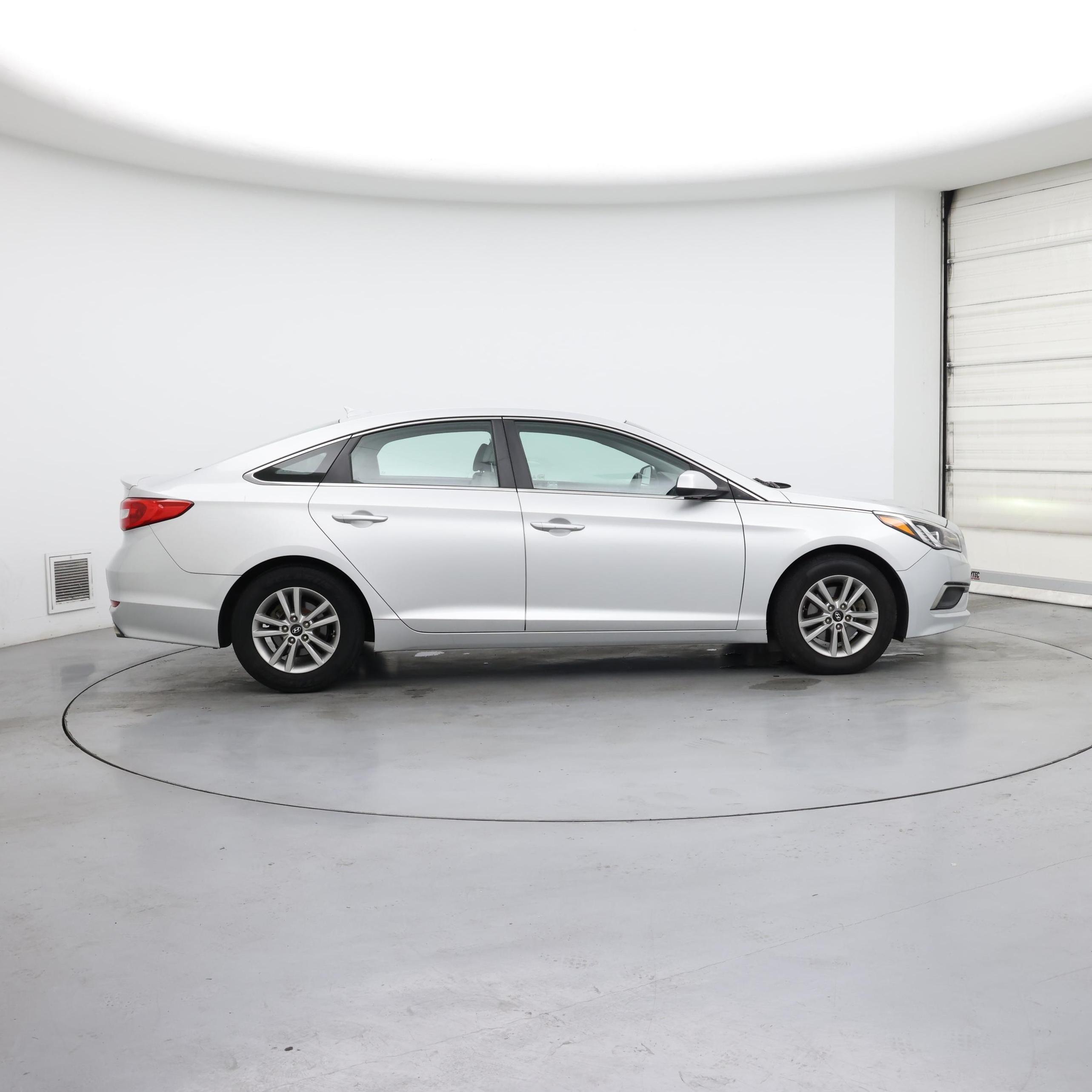 Thumbnail: 2016 Hyundai Sonata - 7