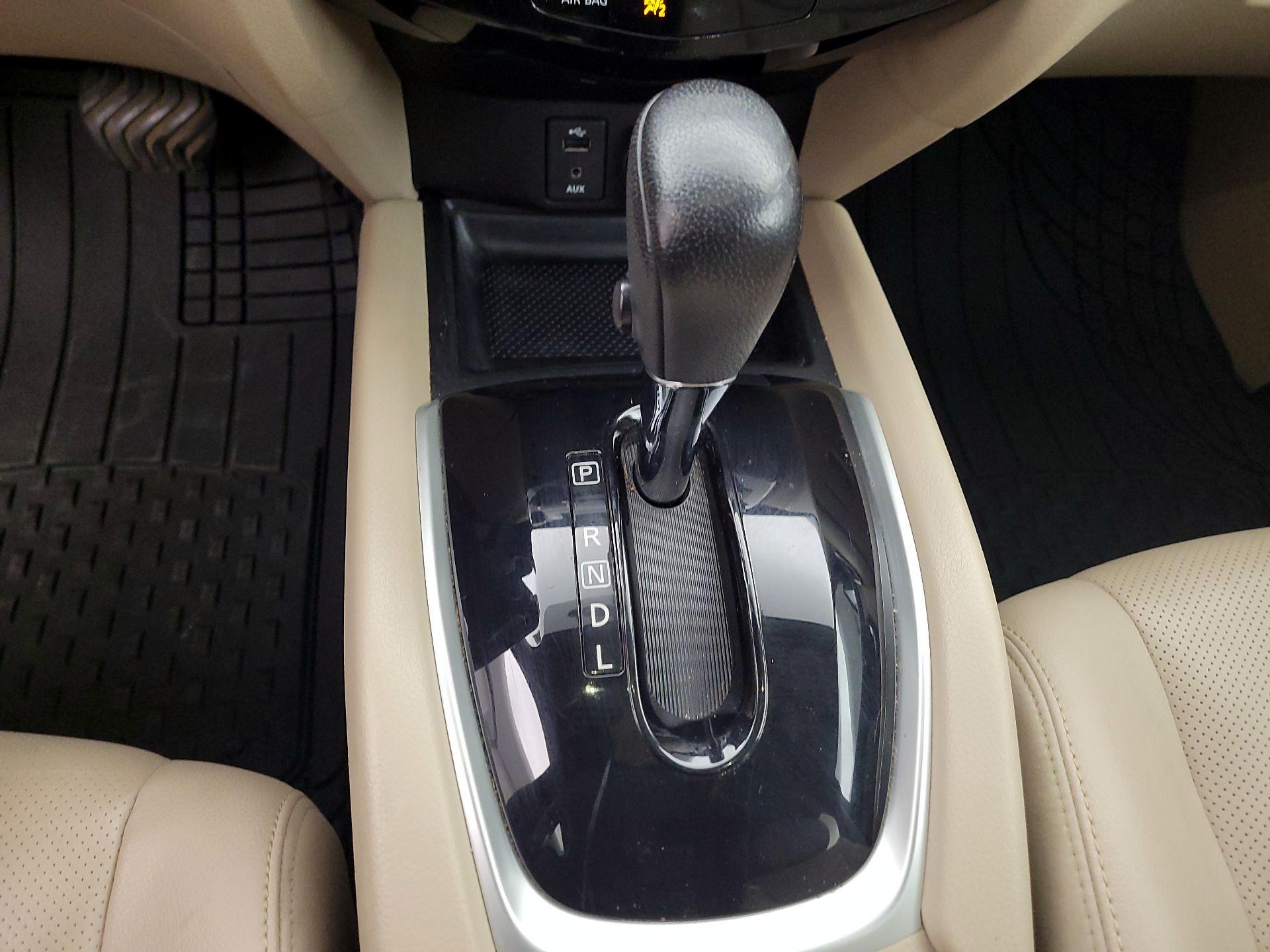 Thumbnail: 2016 Nissan Rogue - 16