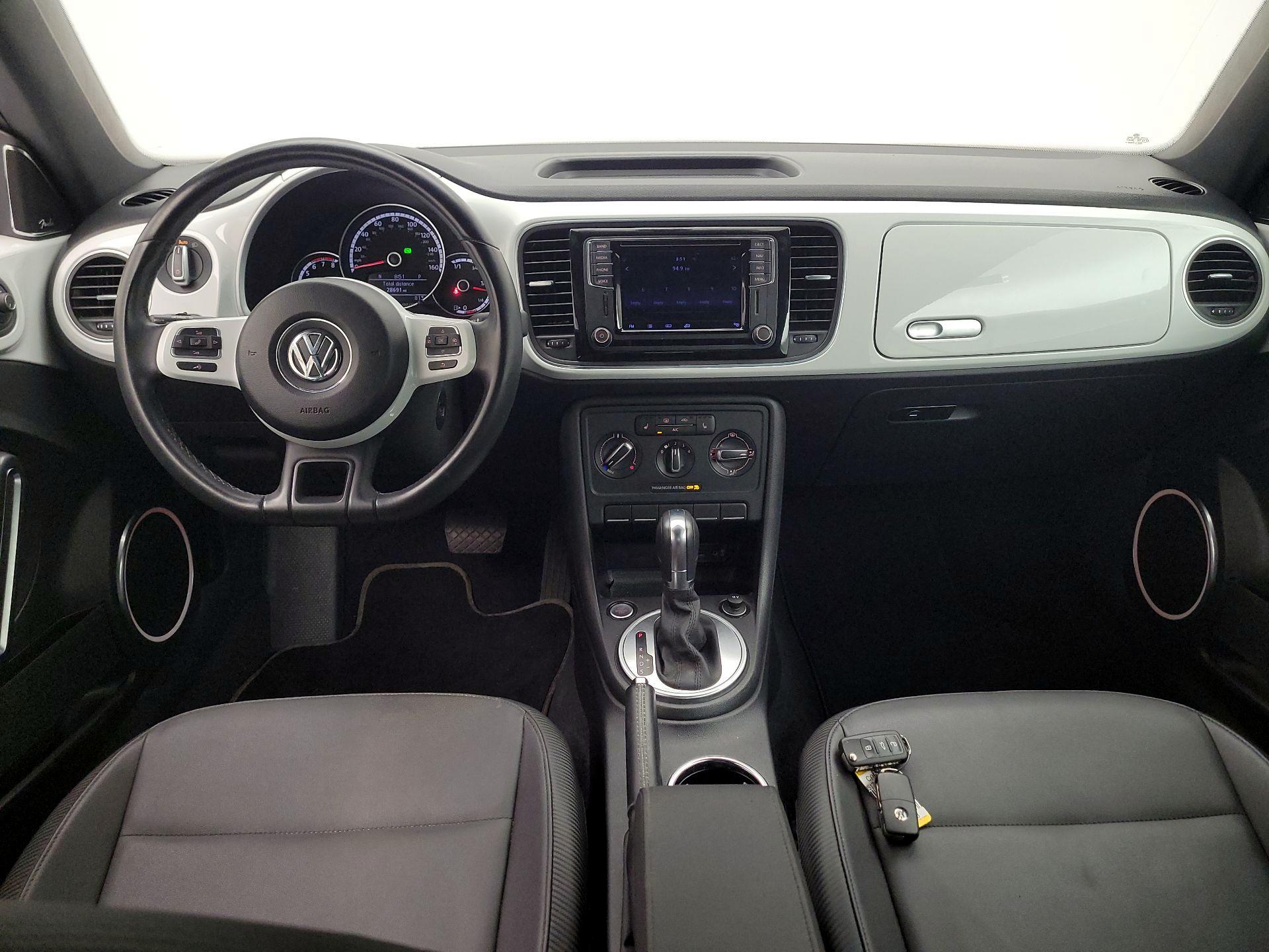 Thumbnail: 2016 Volkswagen Beetle - 9