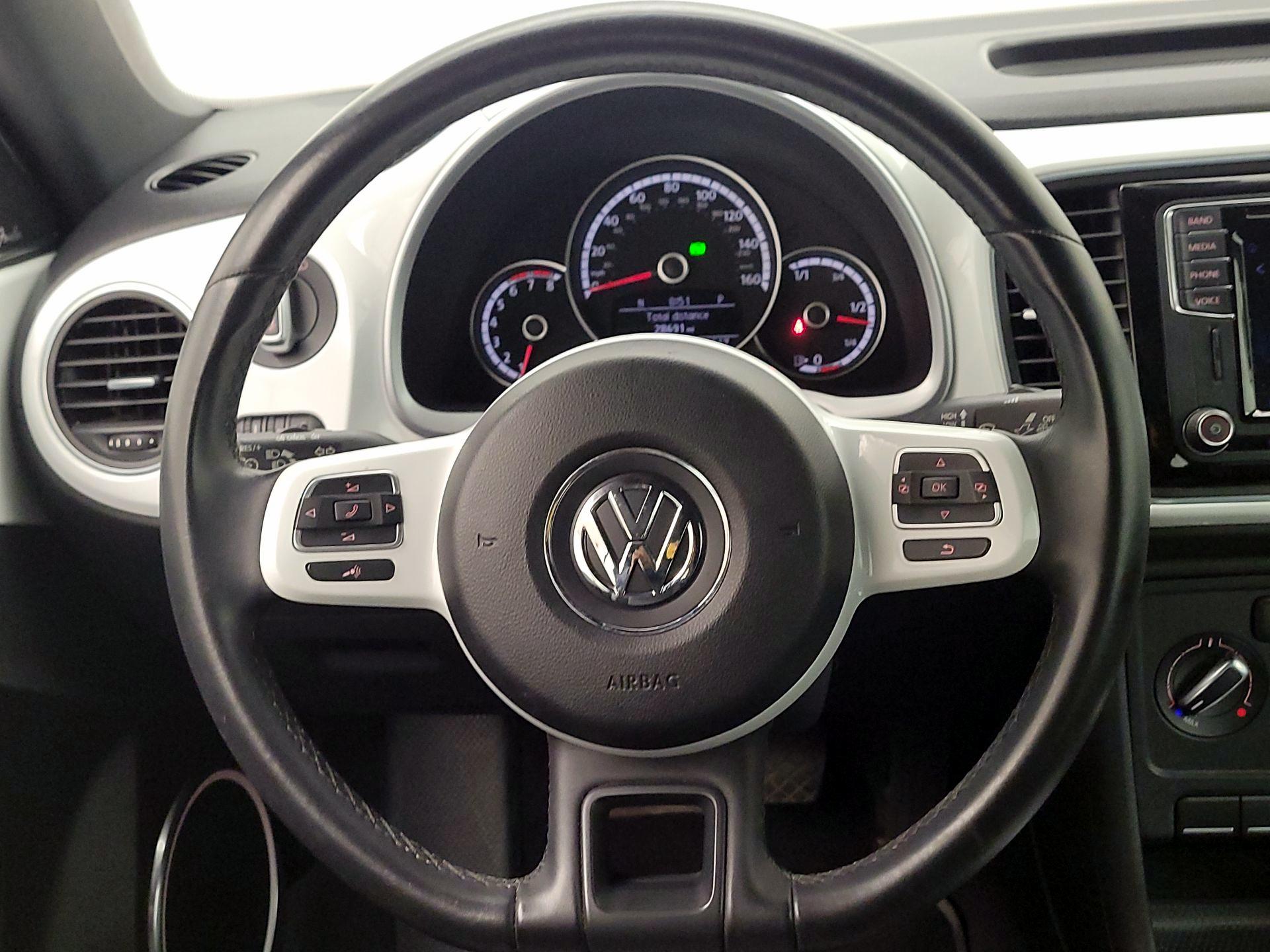 Thumbnail: 2016 Volkswagen Beetle - 10