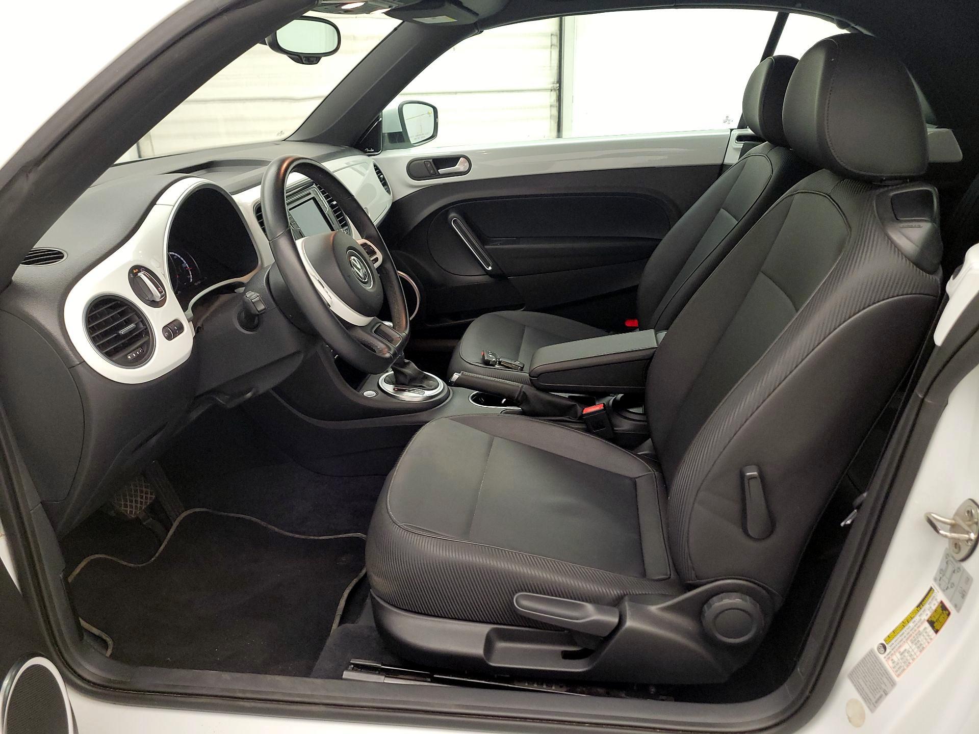 Thumbnail: 2016 Volkswagen Beetle - 11