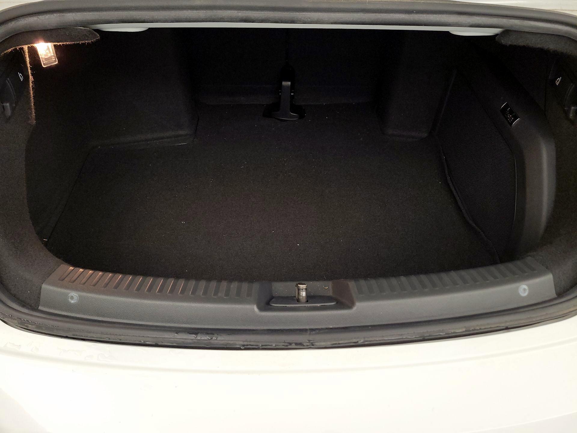 Thumbnail: 2016 Volkswagen Beetle - 20