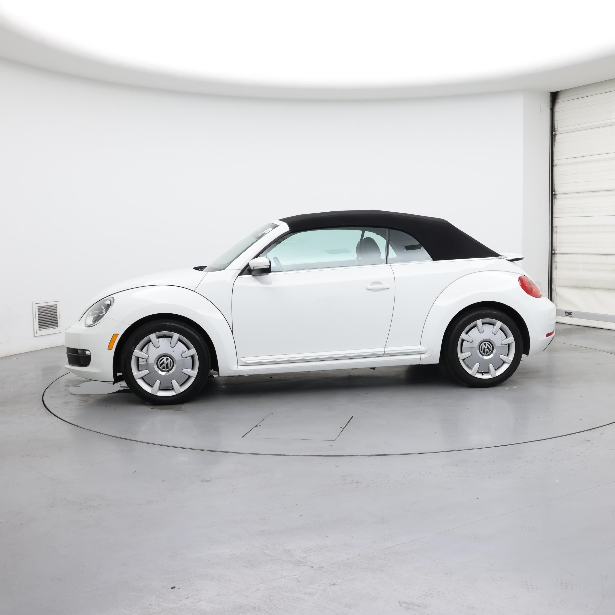 Thumbnail: 2016 Volkswagen Beetle - 3