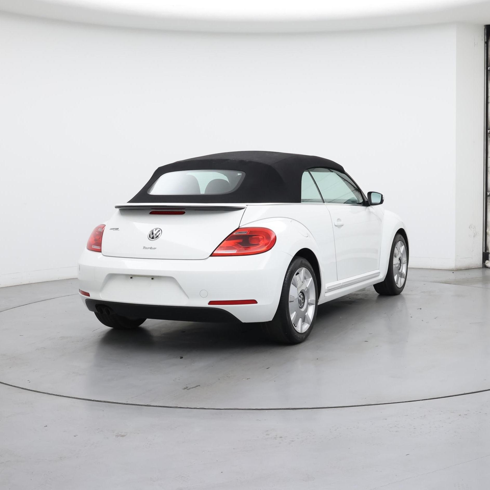 Thumbnail: 2016 Volkswagen Beetle - 8