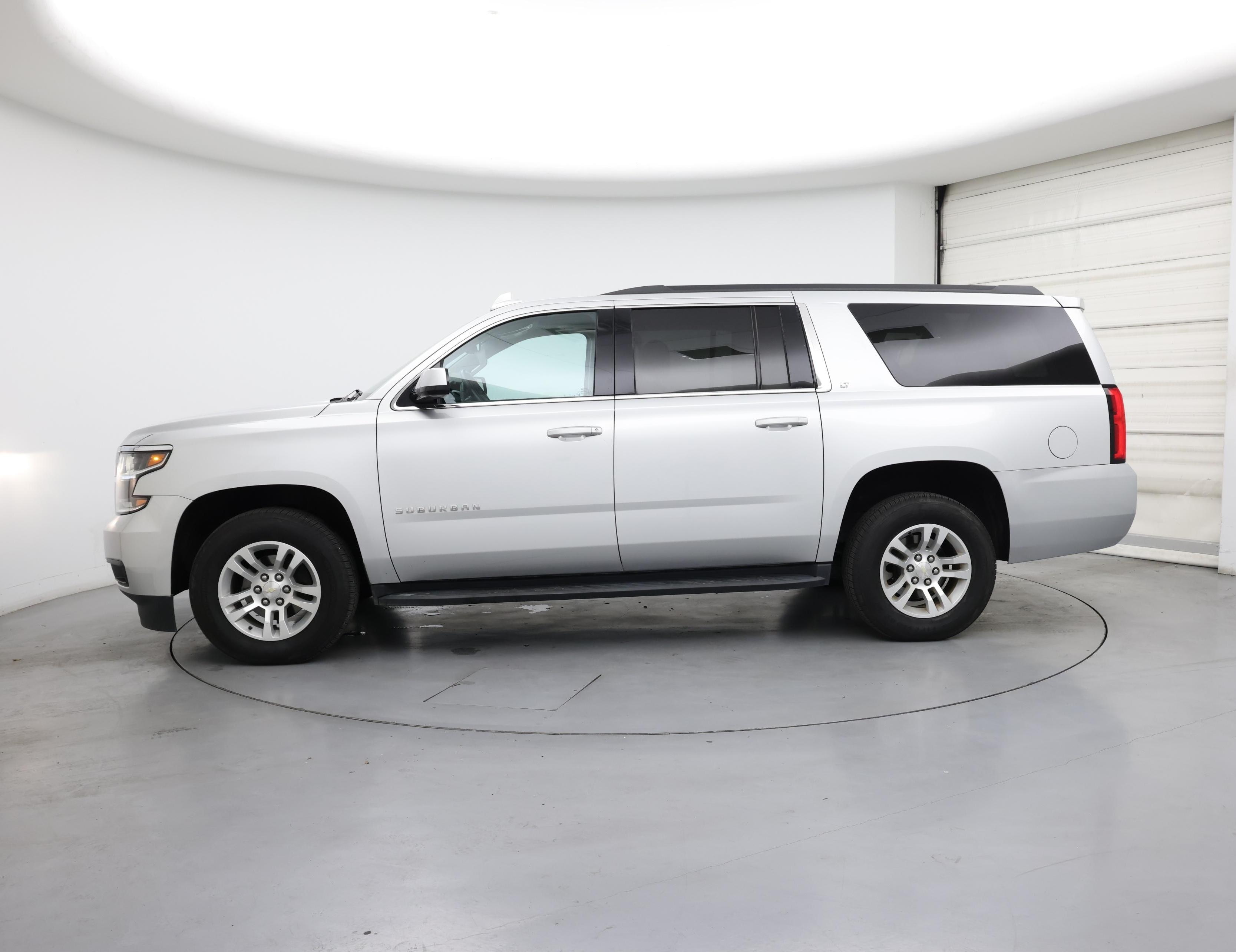 Thumbnail: 2020 Chevrolet Suburban - 3