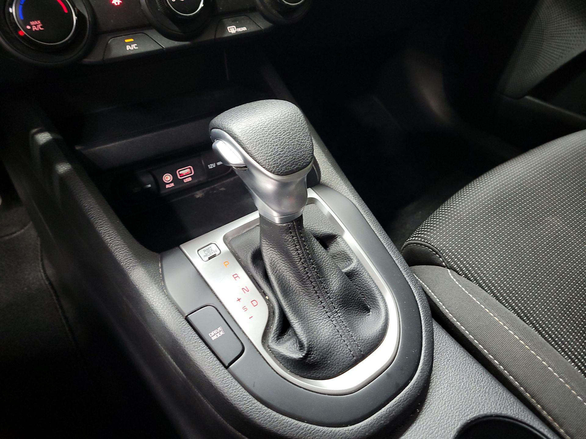 Thumbnail: 2020 Kia Forte - 17