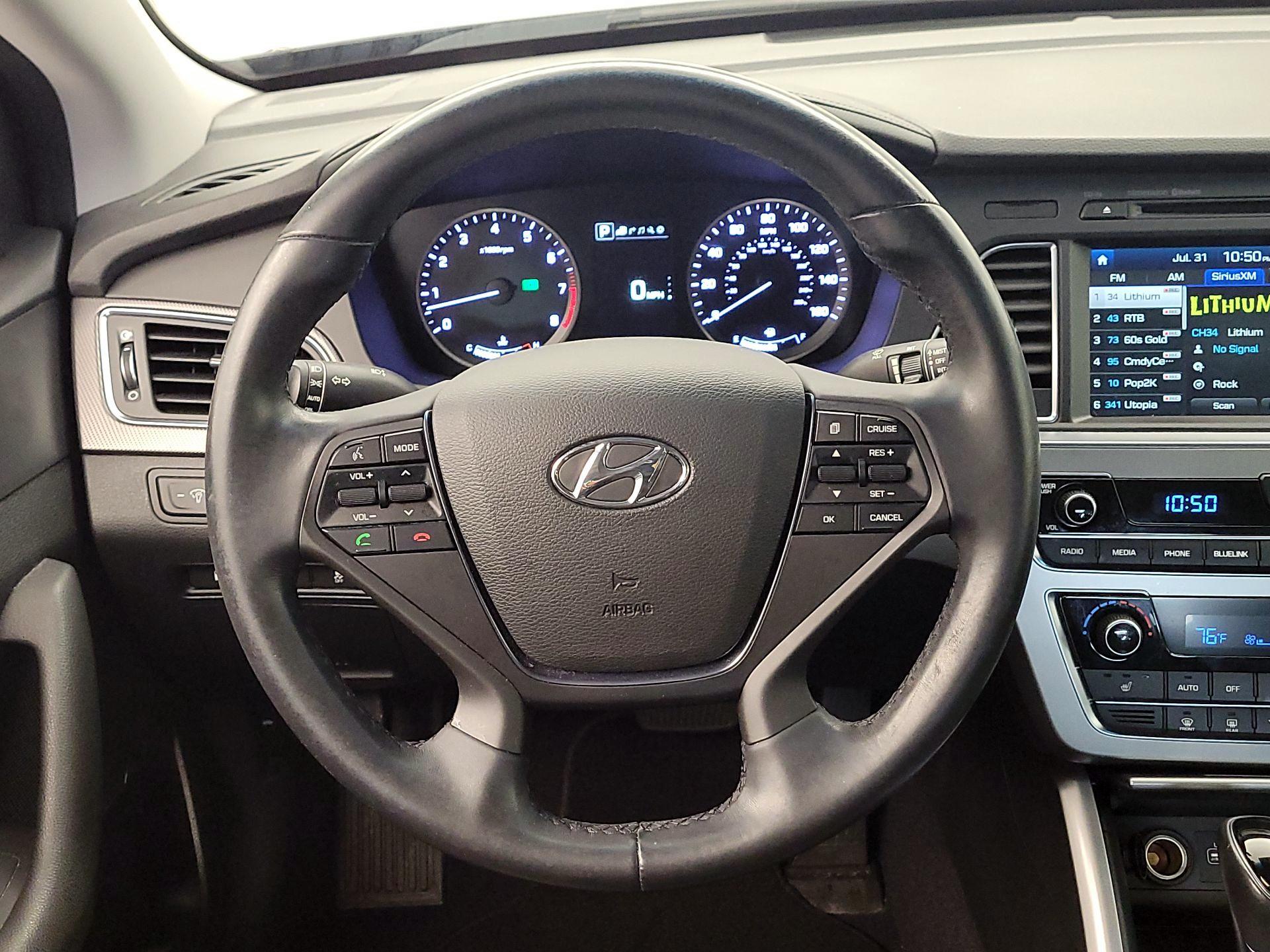 Thumbnail: 2015 Hyundai Sonata - 10