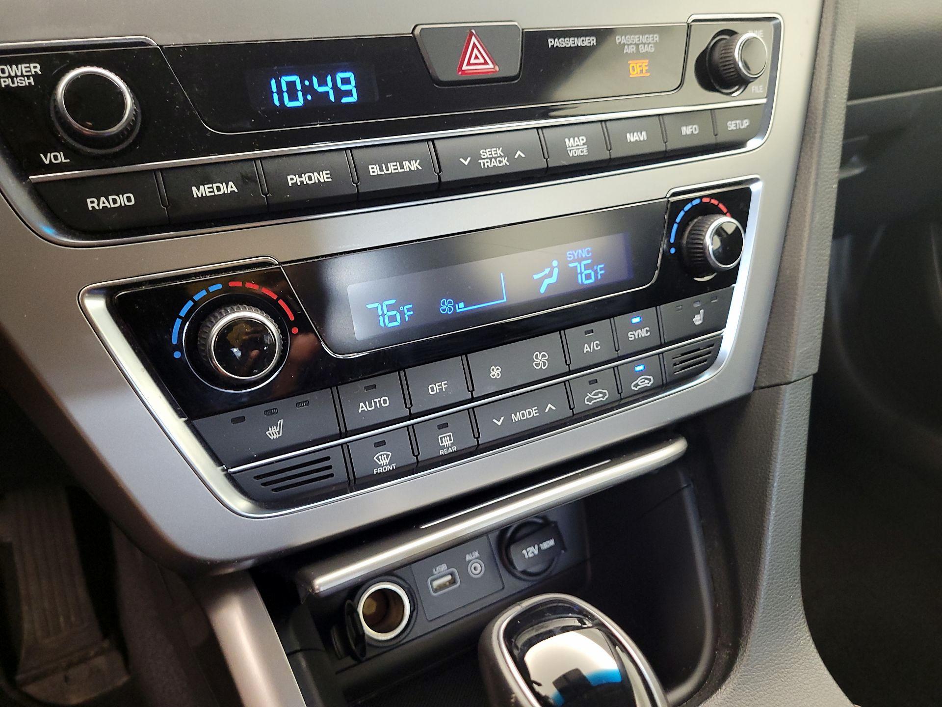 Thumbnail: 2015 Hyundai Sonata - 16