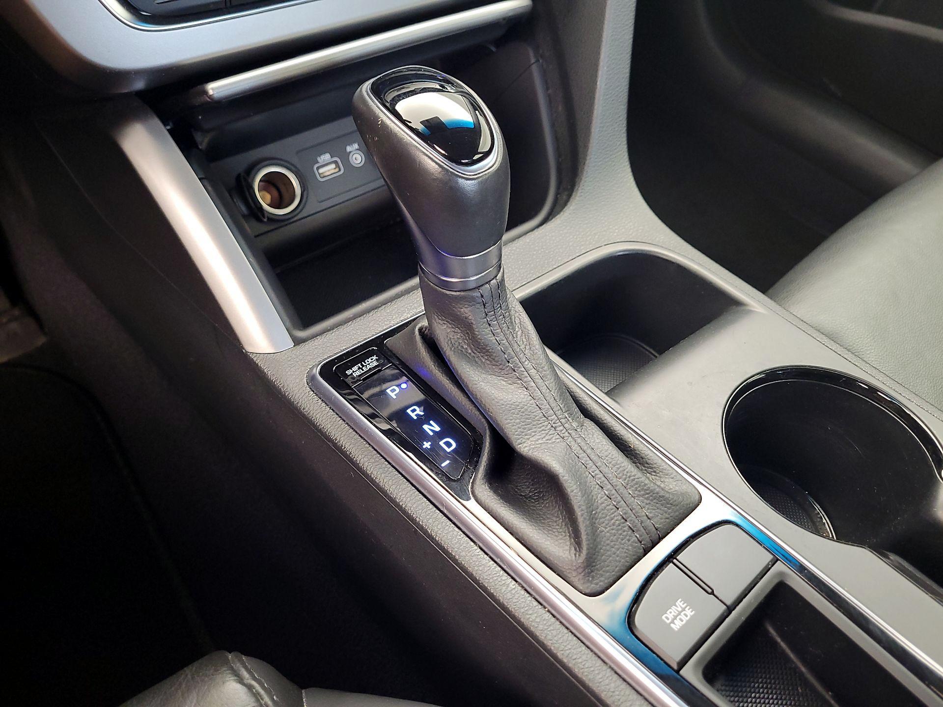 Thumbnail: 2015 Hyundai Sonata - 17
