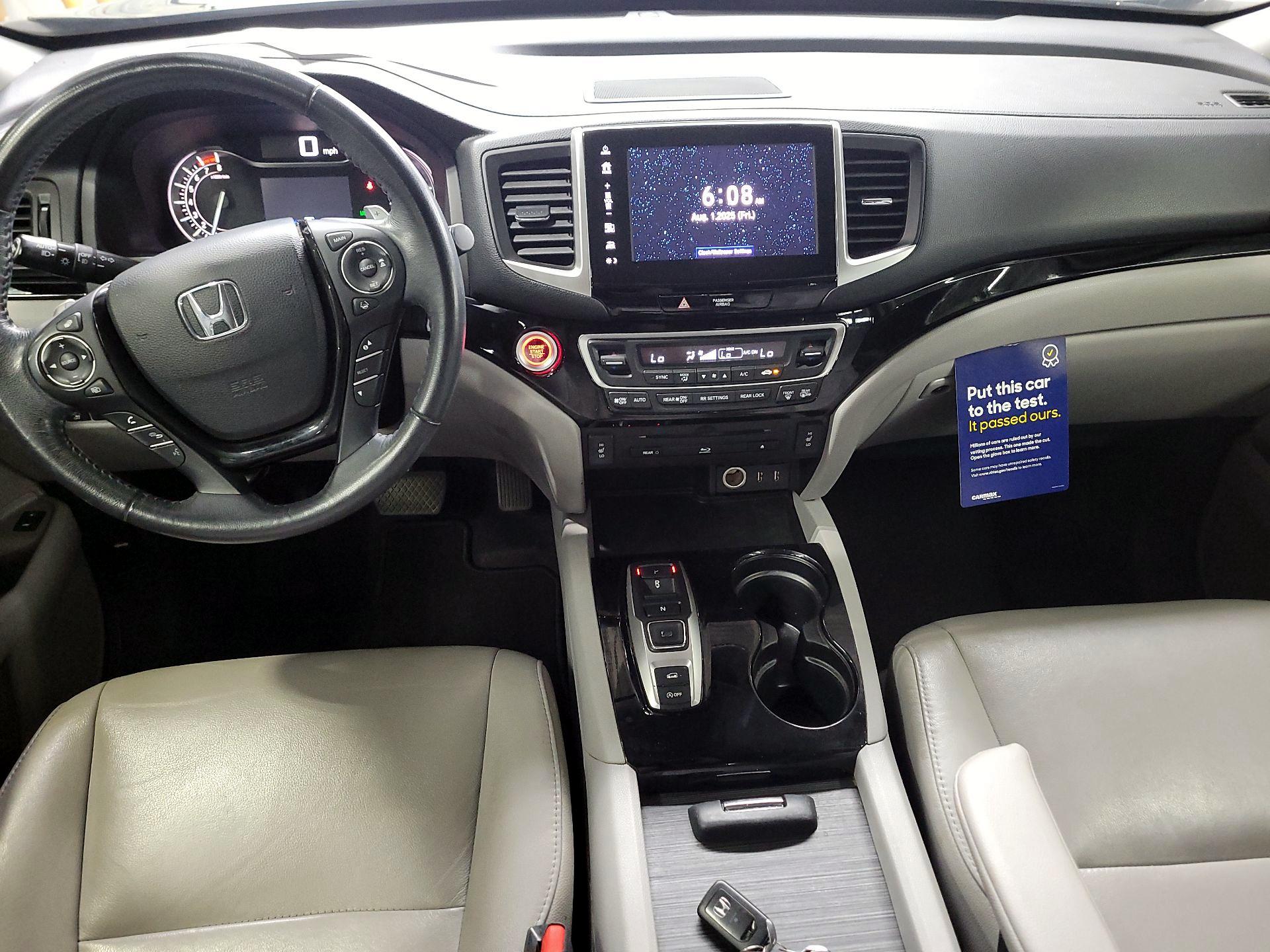 Thumbnail: 2017 Honda Pilot - 9