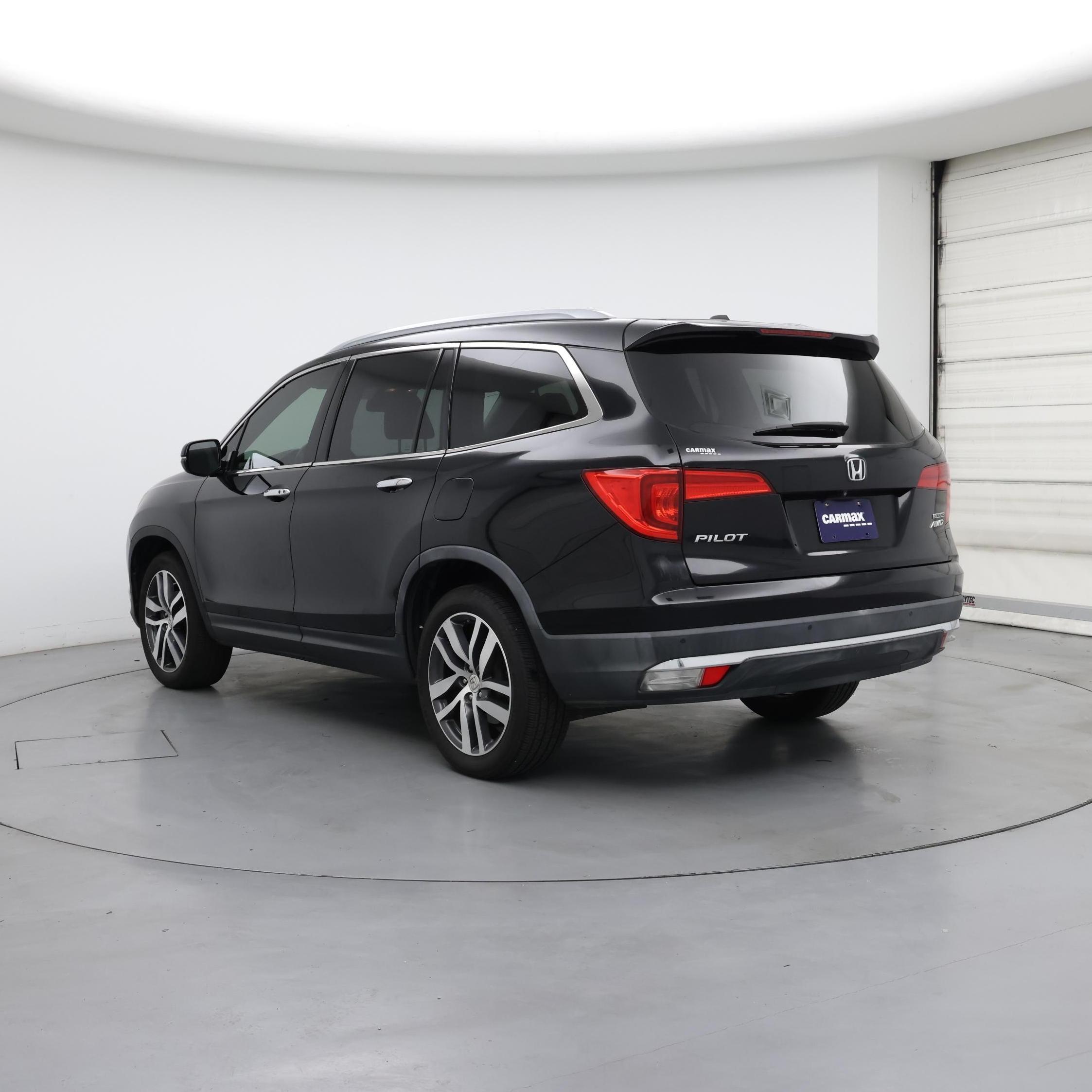 Thumbnail: 2017 Honda Pilot - 2