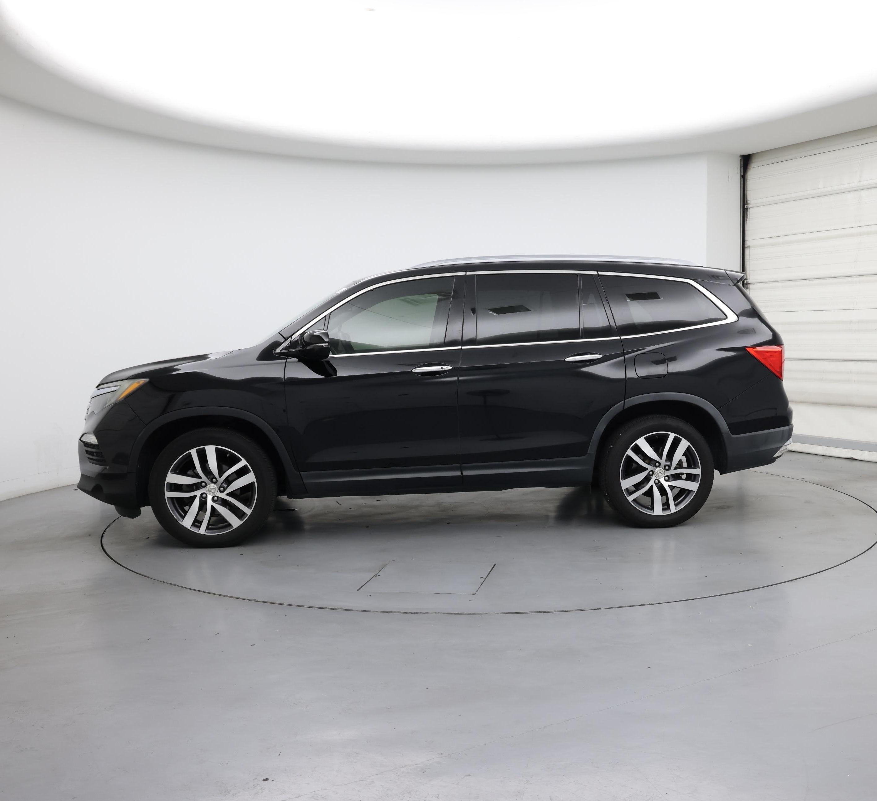 Thumbnail: 2017 Honda Pilot - 3