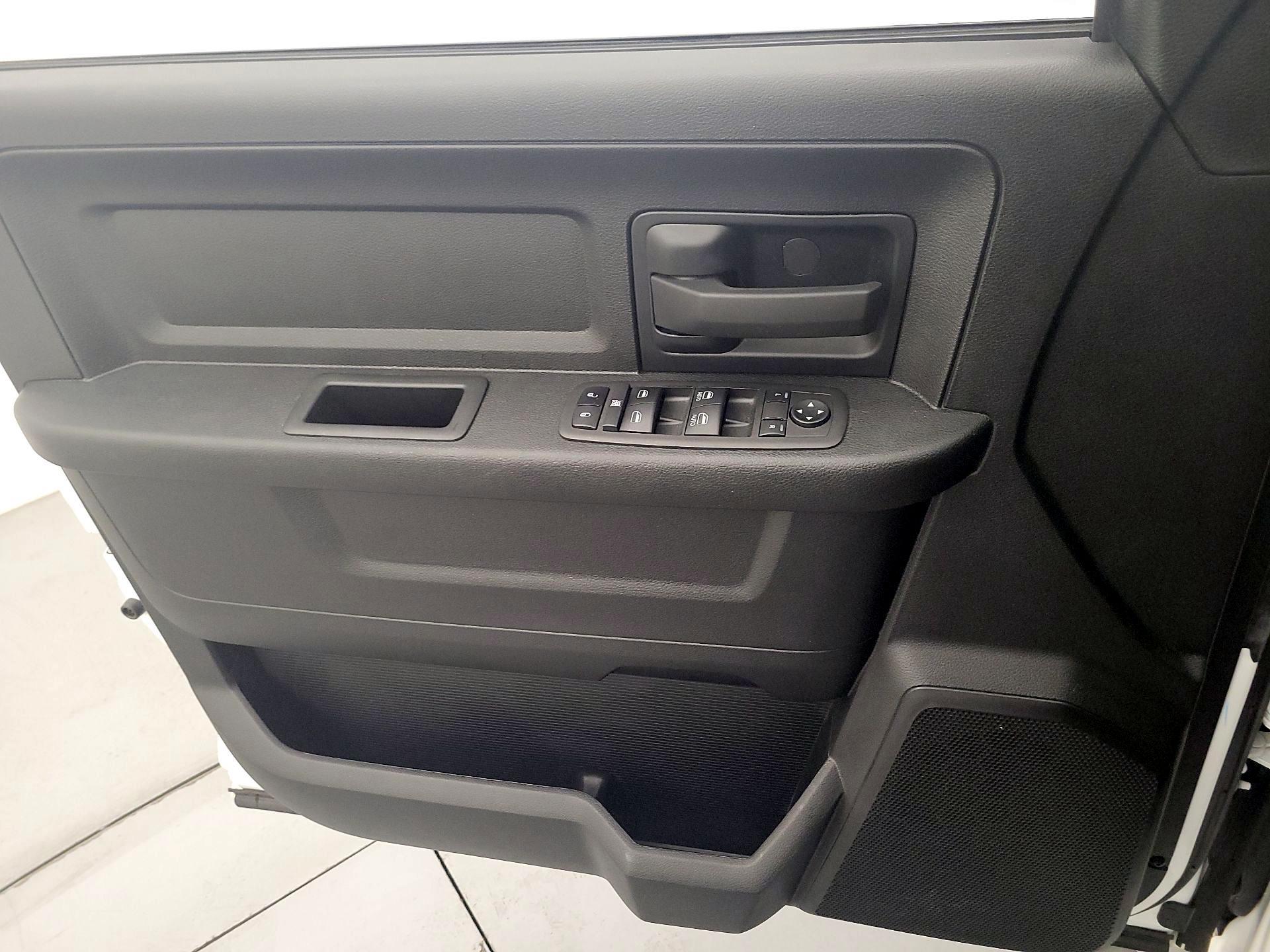Thumbnail: 2023 RAM 1500 Classic - 12
