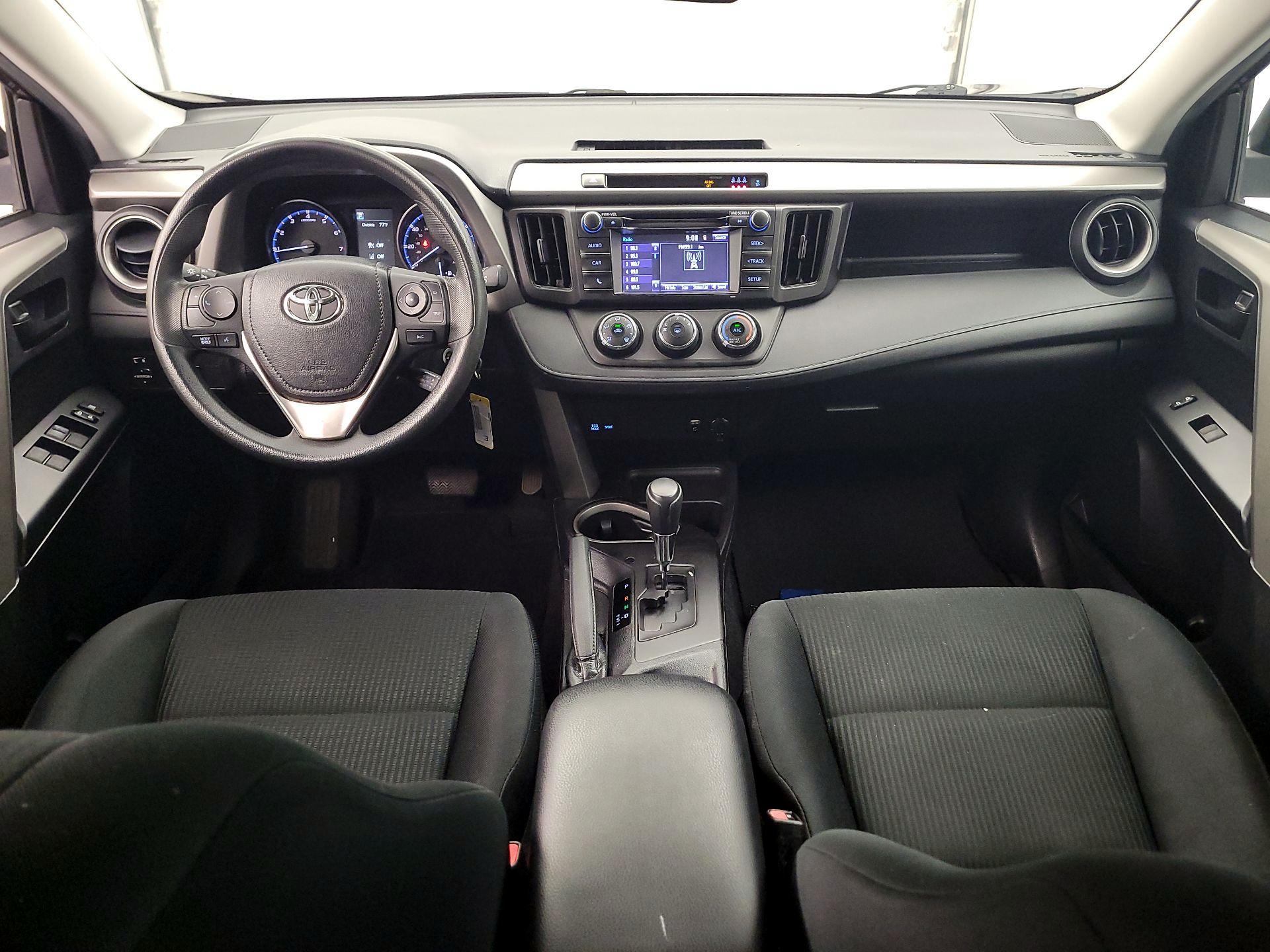 Thumbnail: 2018 Toyota RAV4 - 9