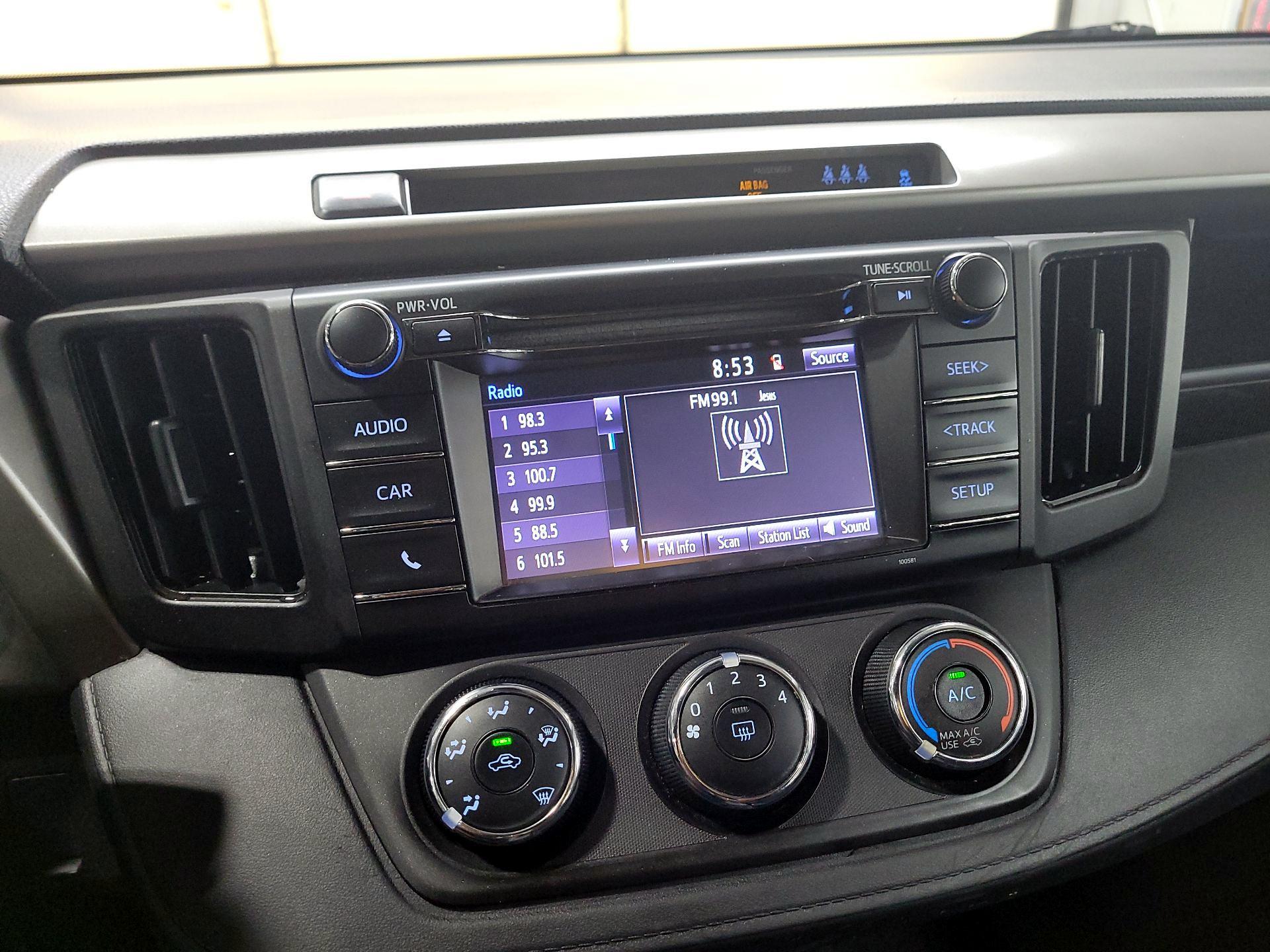 Thumbnail: 2018 Toyota RAV4 - 14