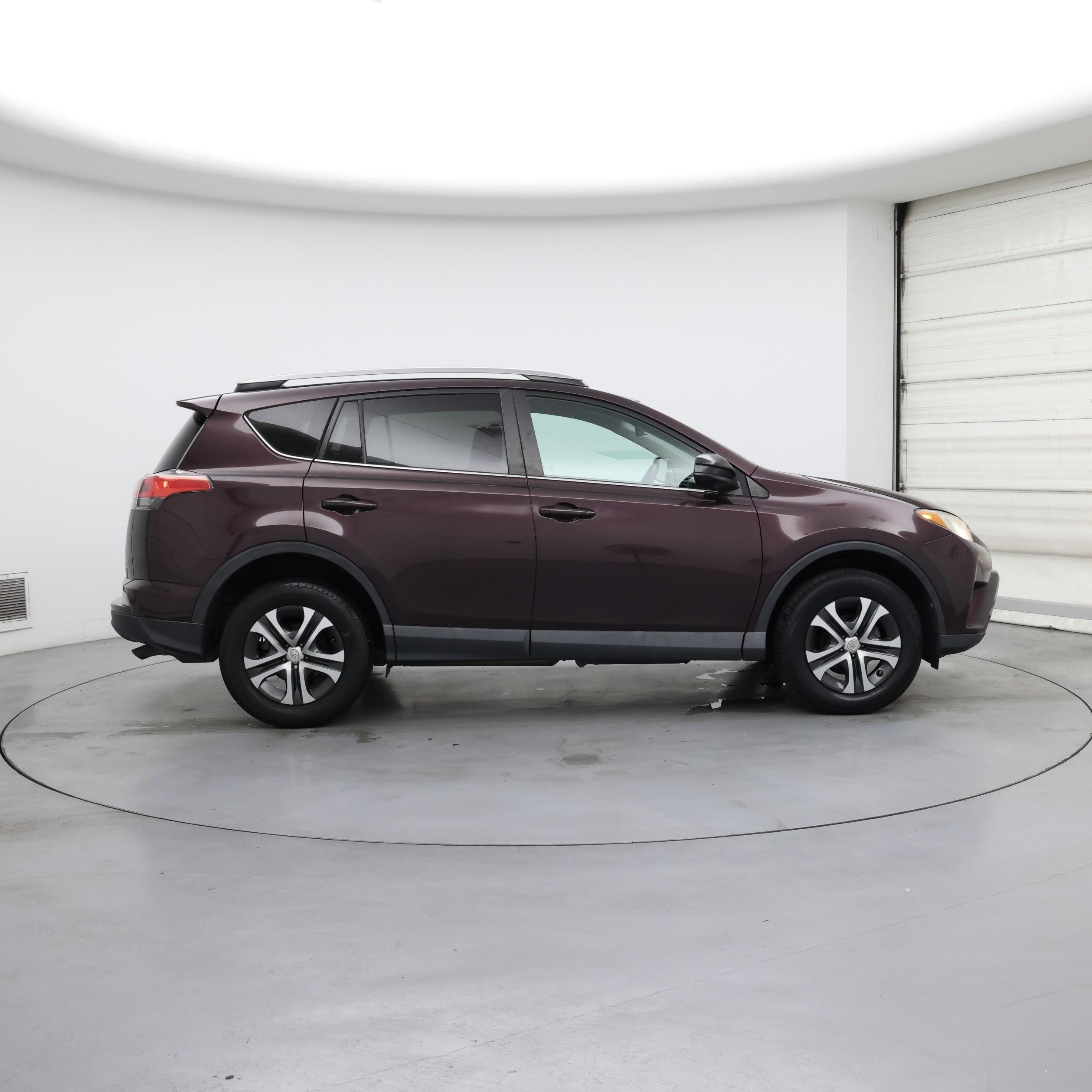 Thumbnail: 2018 Toyota RAV4 - 7