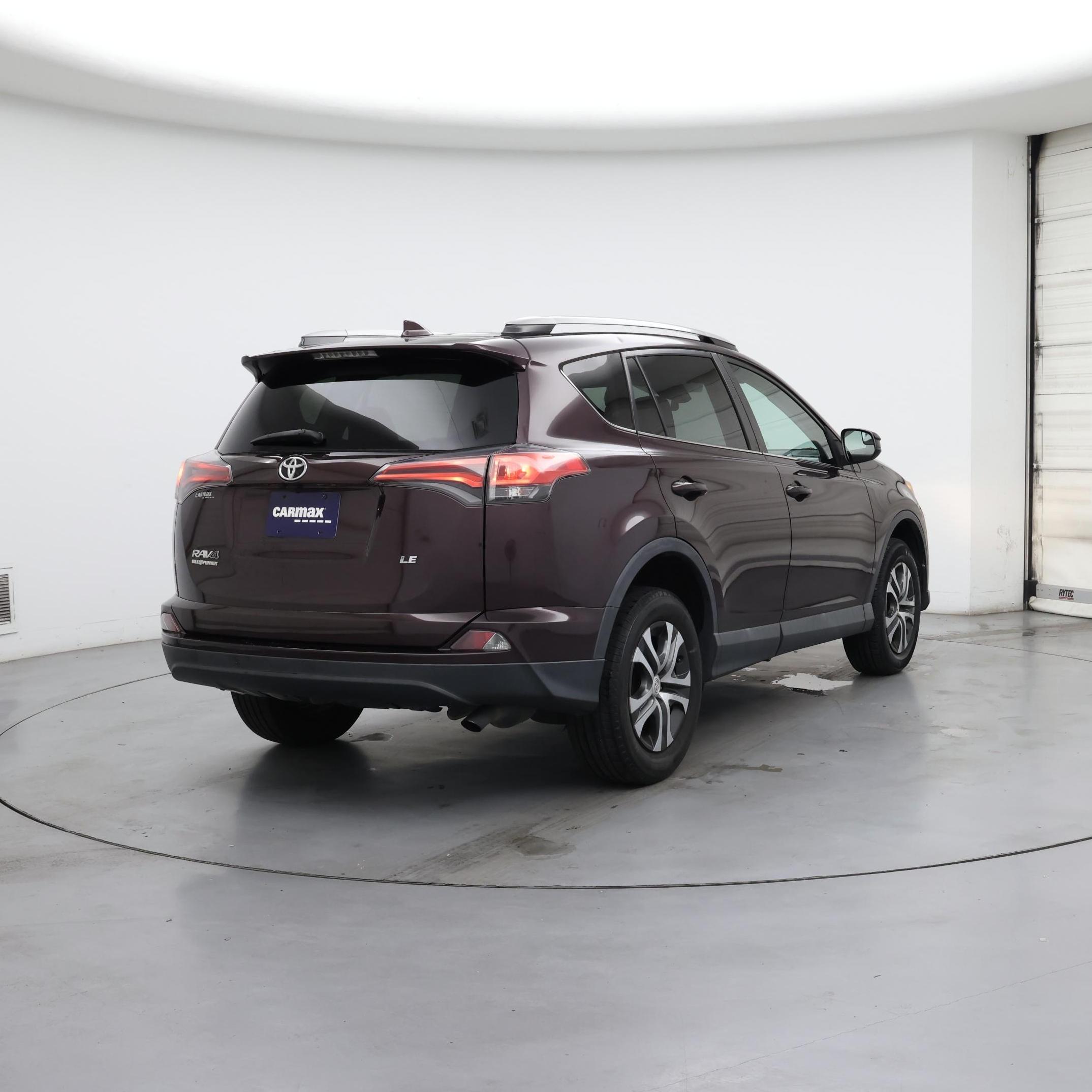 Thumbnail: 2018 Toyota RAV4 - 8