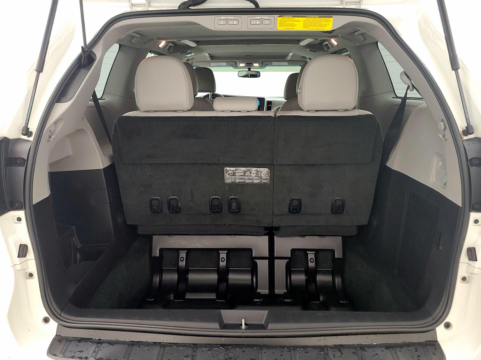 Thumbnail: 2015 Toyota Sienna - 20