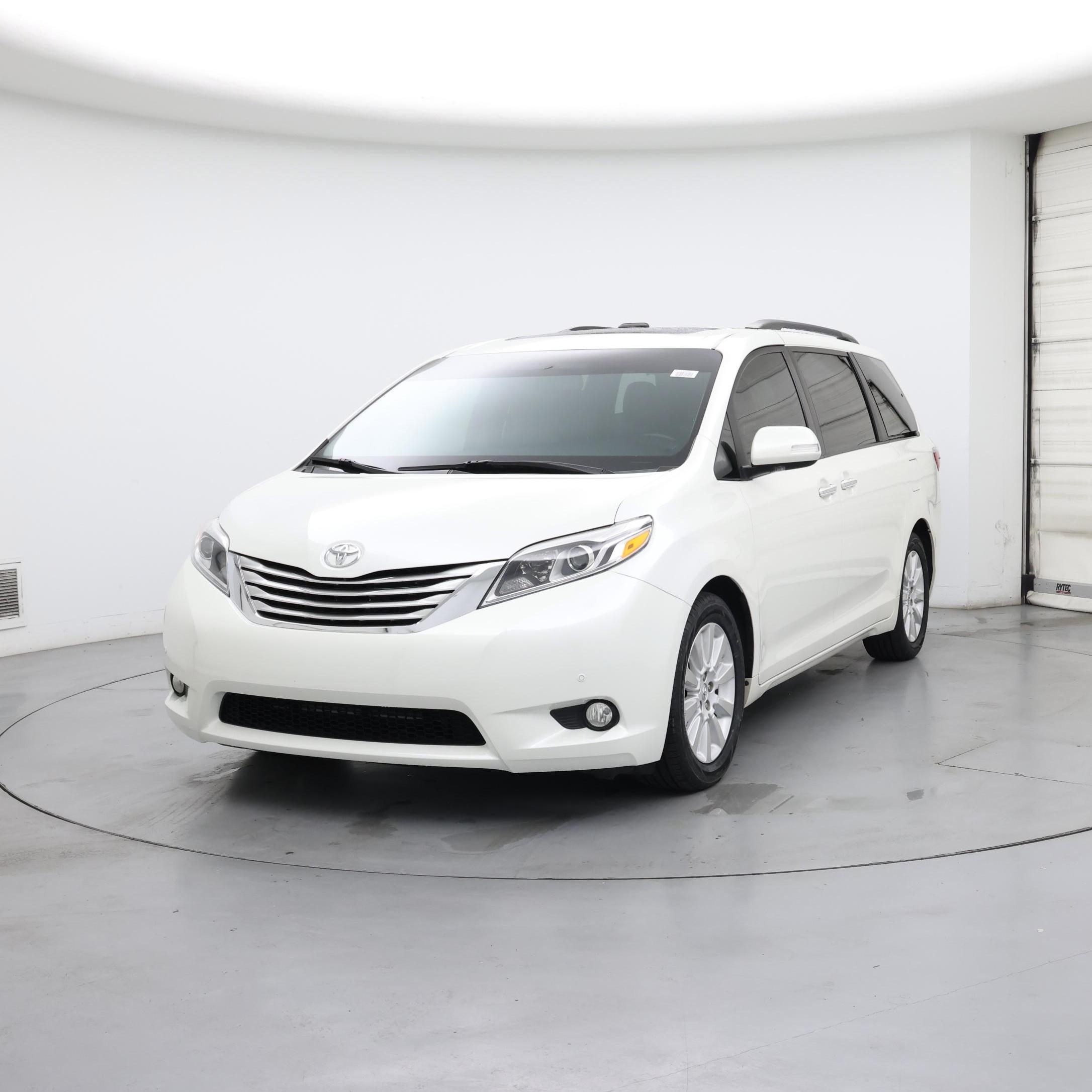 Thumbnail: 2015 Toyota Sienna - 4