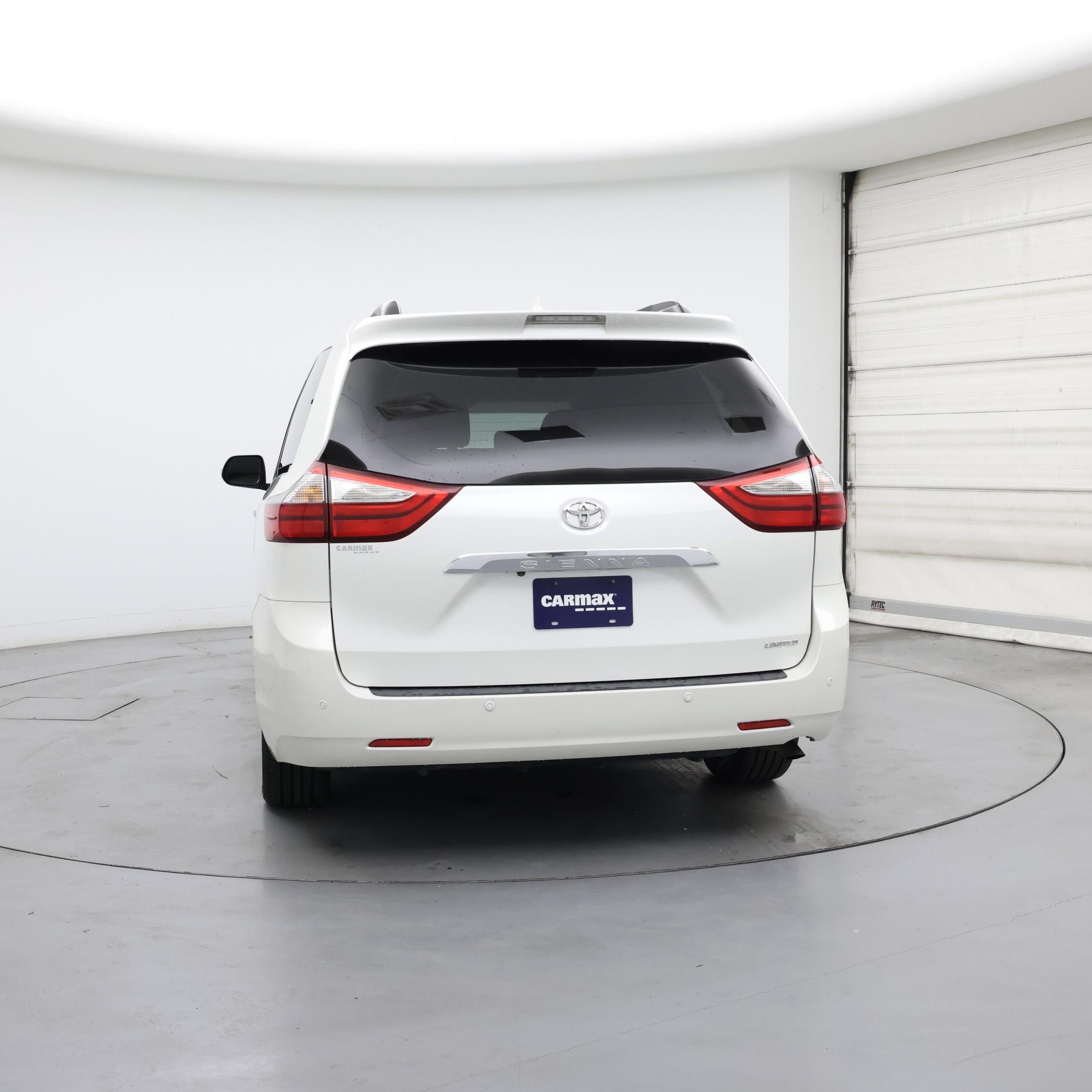 Thumbnail: 2015 Toyota Sienna - 6