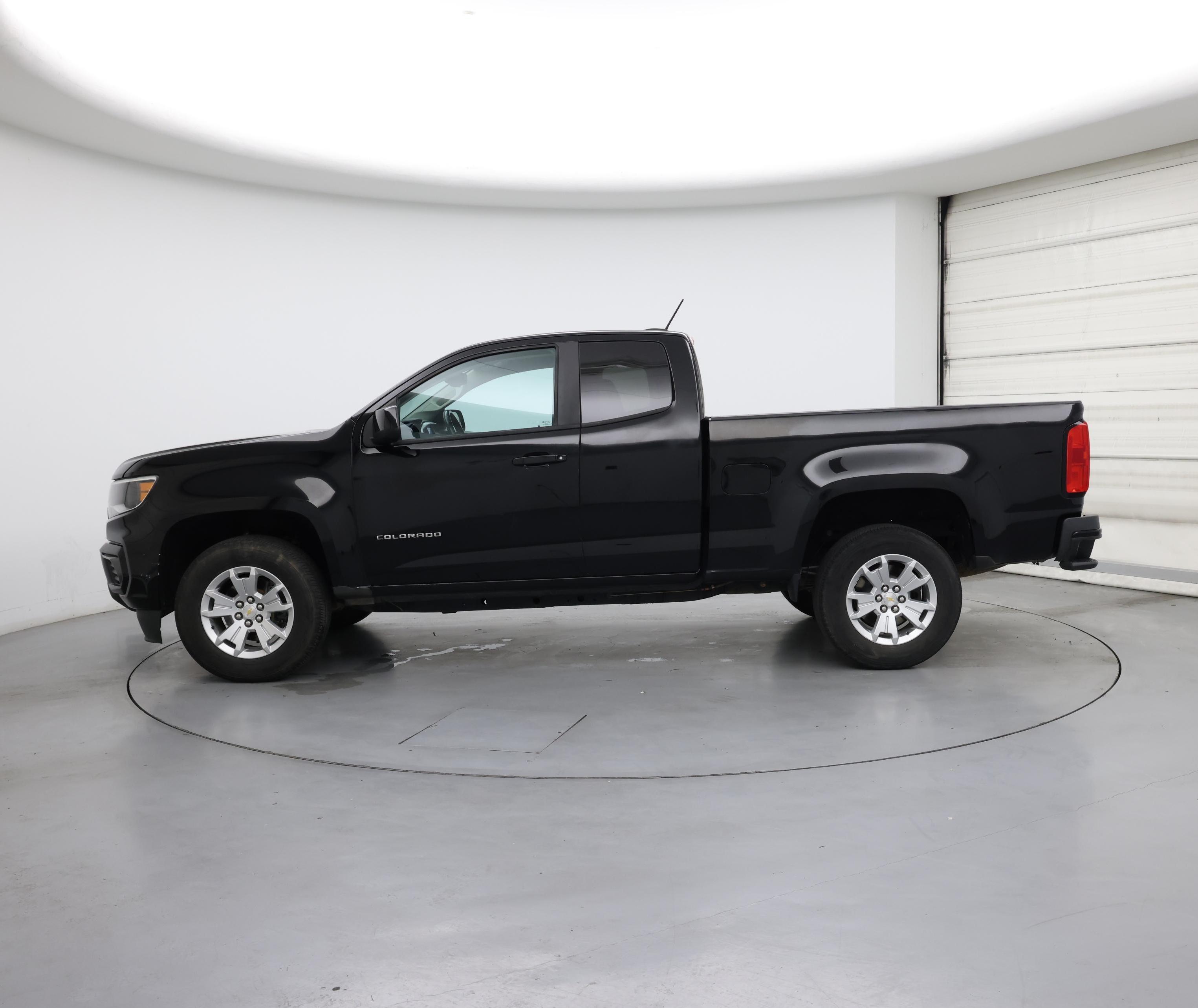 Thumbnail: 2021 Chevrolet Colorado - 3