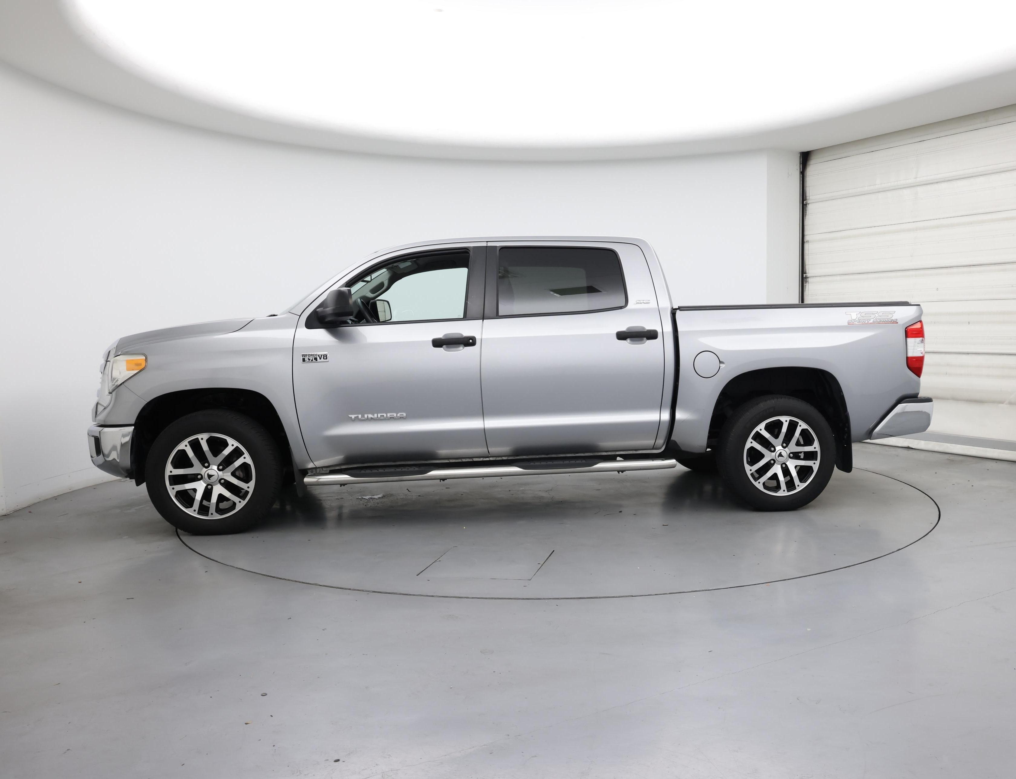 Thumbnail: 2017 Toyota Tundra - 3